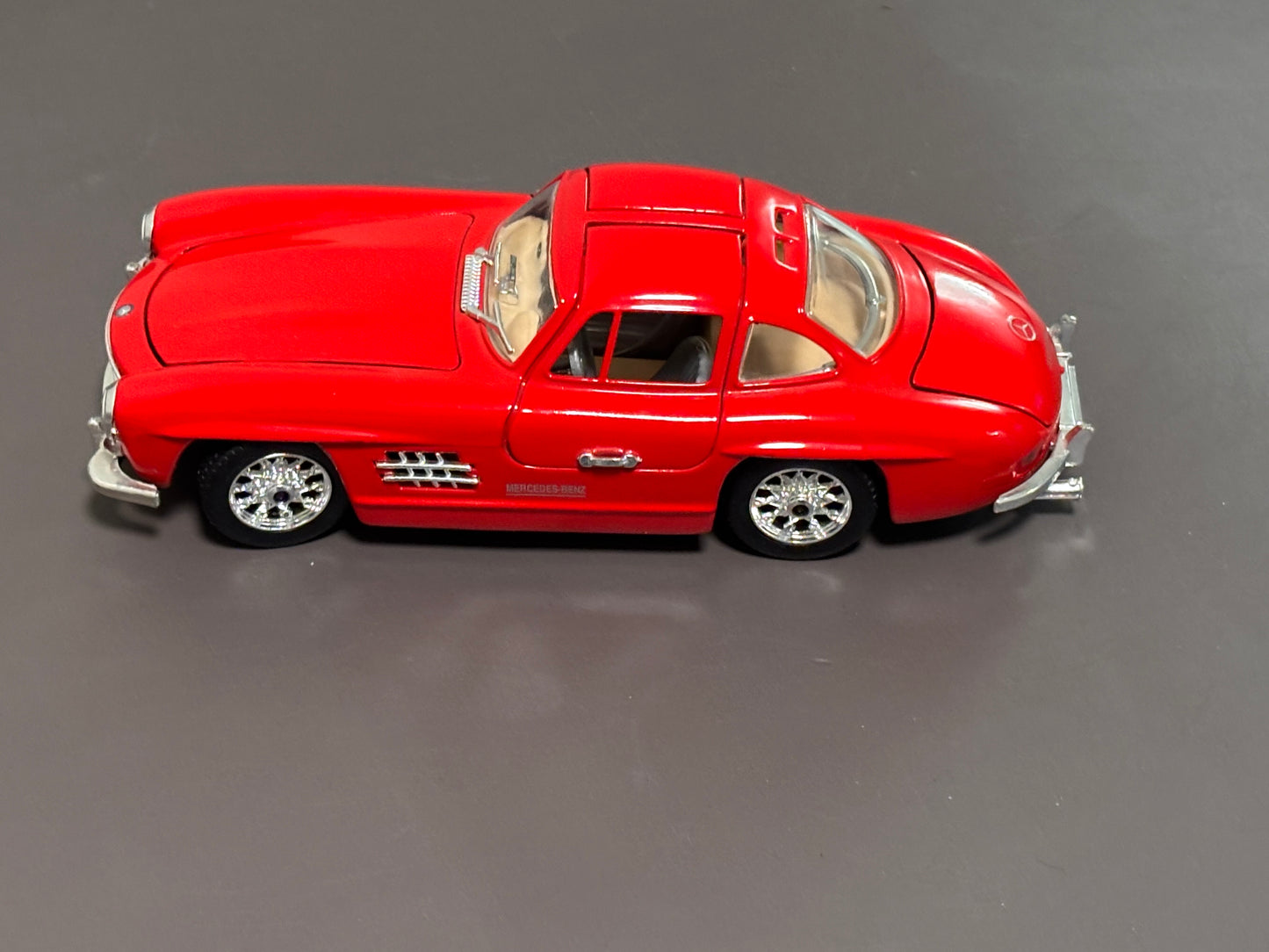 Sunnyside 1954 Mercedes Benz 300SL Gull Wing Coupe Red SS7720 1:24