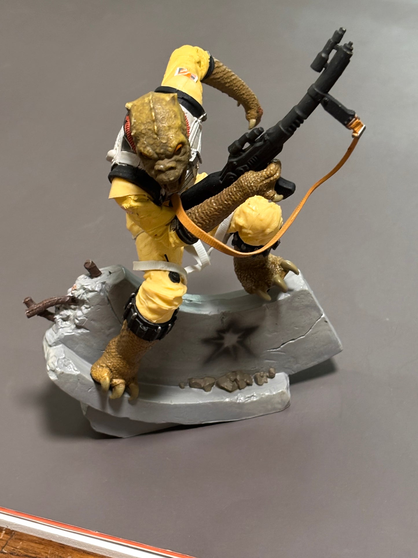 Hasbro Star Wars Unleashed Bossk Bounty Hunter Action Figure 2004