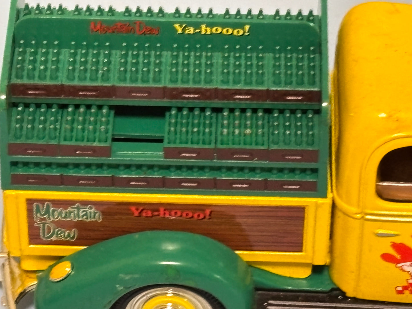 Mountain Dew Ya-hoo! Hillbilly Golden Wheel DieCast 1940 Ford Delivery Truck Bottles