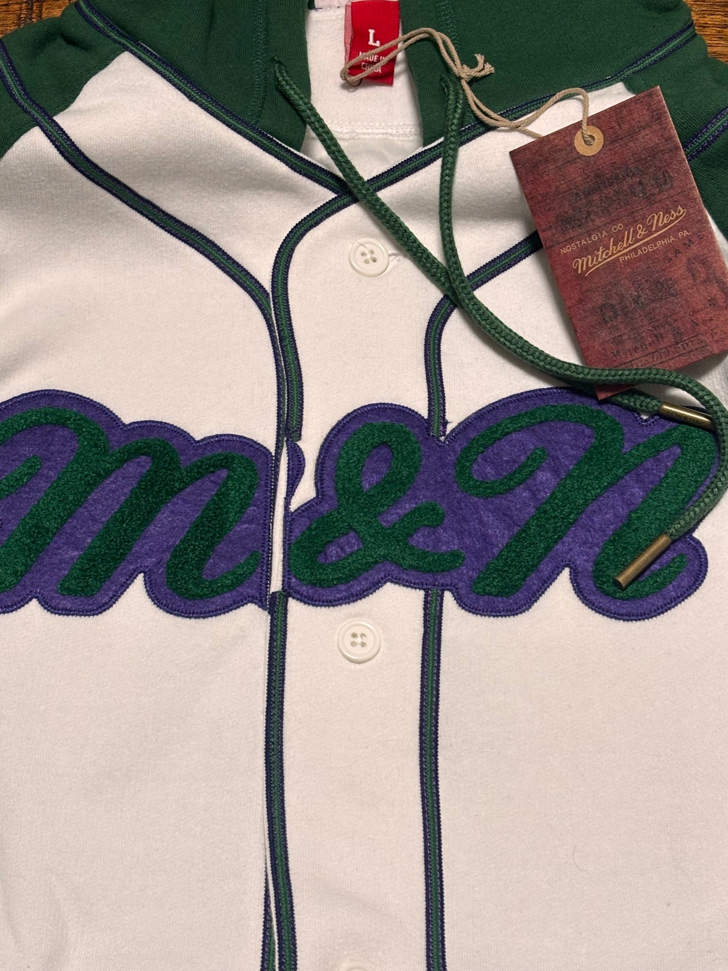Mitchell & Ness Branded Sports Big Logo Full Button Down Pullover Sweat Shirt Hoodie Hooded Long Sleeve Tee T Shirt Green Purple Cream Men’s Large L New NWT