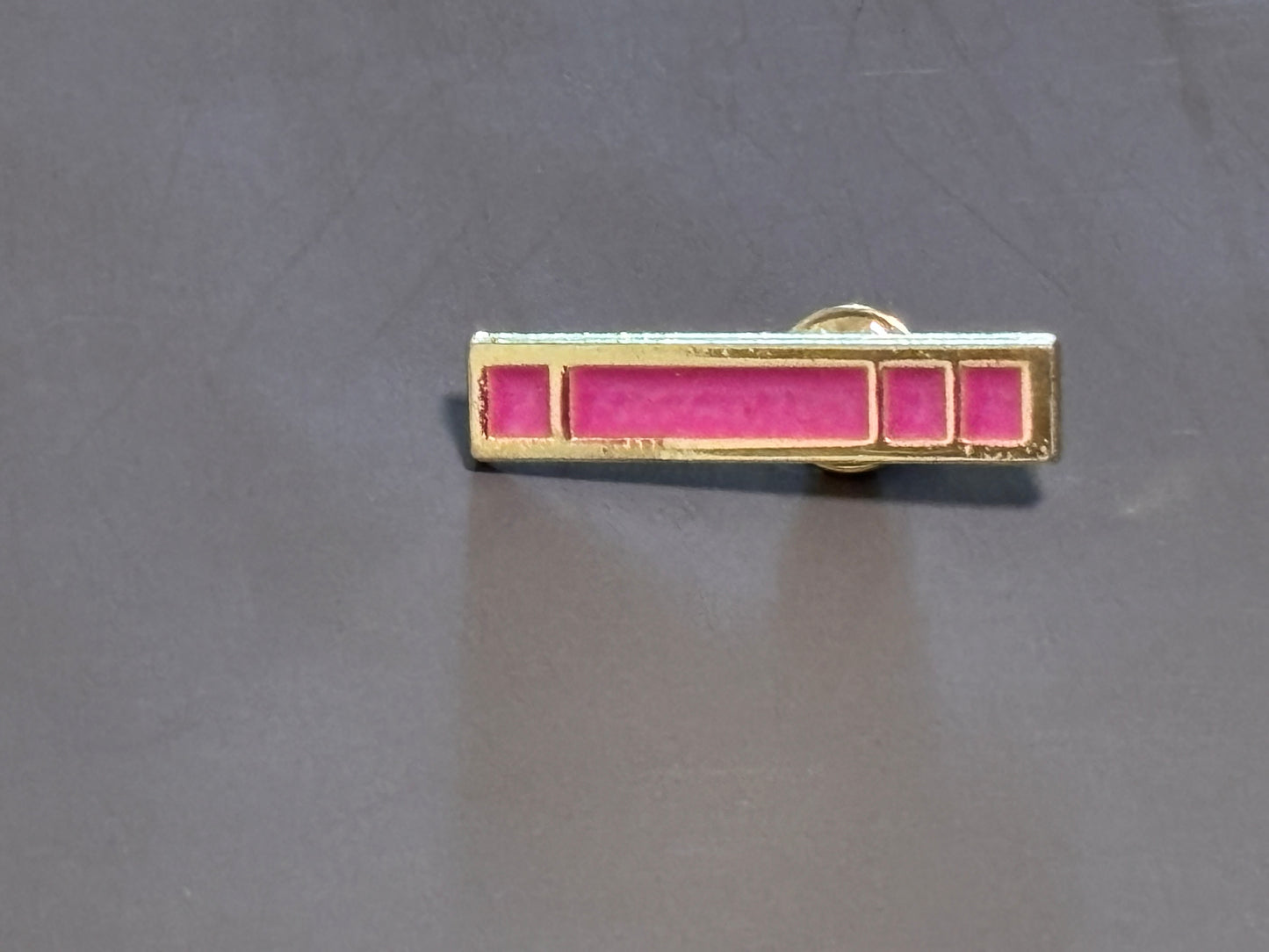 Pokemon Trainer Basic Gym Badge Pin Nacrene City Lenora Unova Pink