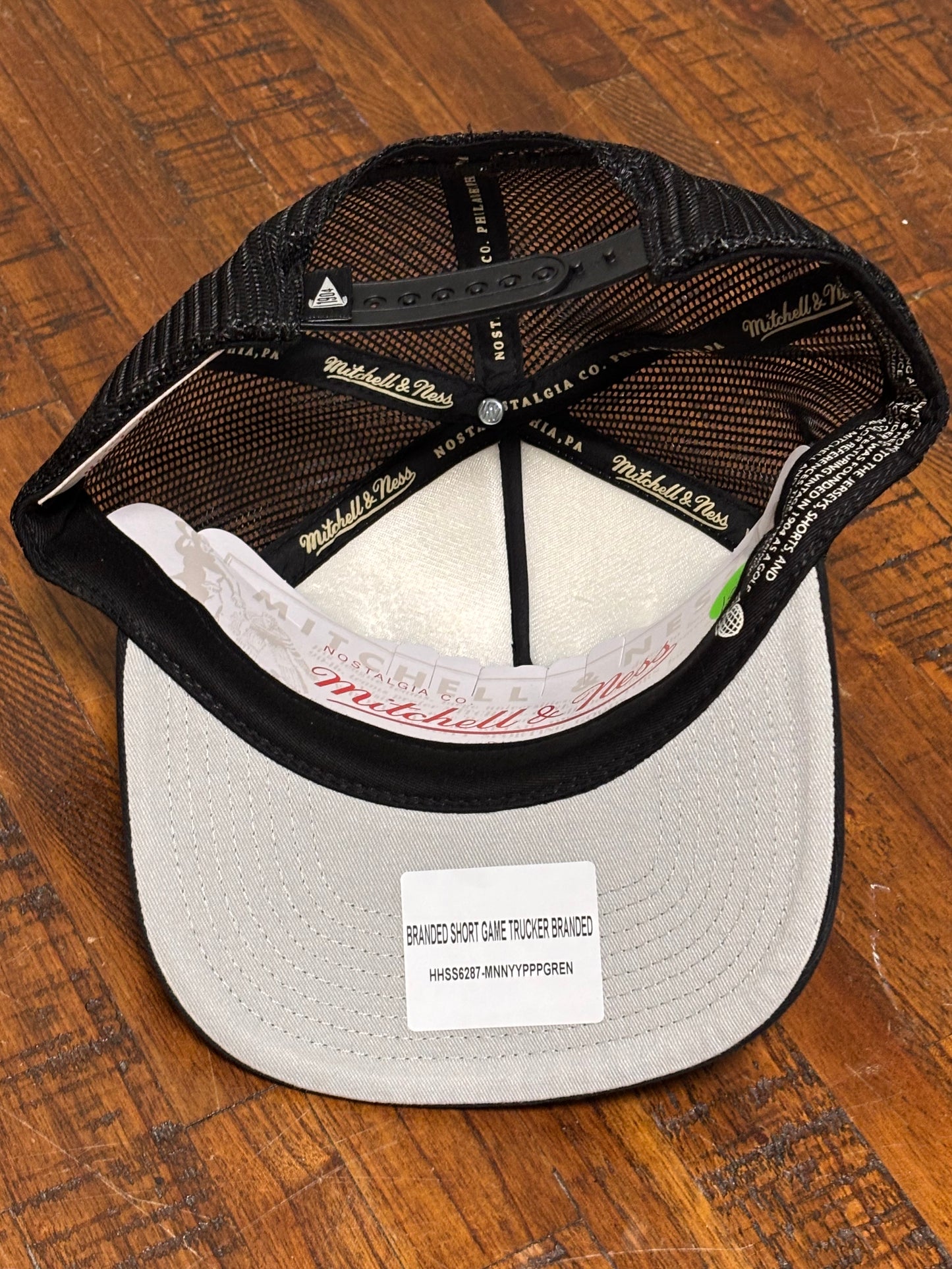 Mitchell & Ness Branded Short Game Golfing Vintage Snapback Adjustable Mesh Trucker Hat Fit Cap Black White Cream New