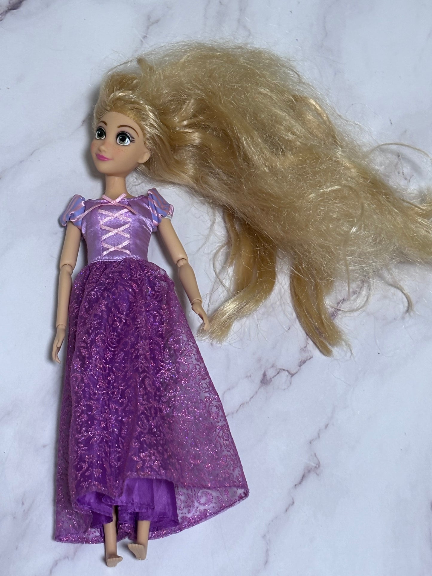 Tangled Rapunzel Disney Store London Exclusive Articulated Arms Doll Figure 11”