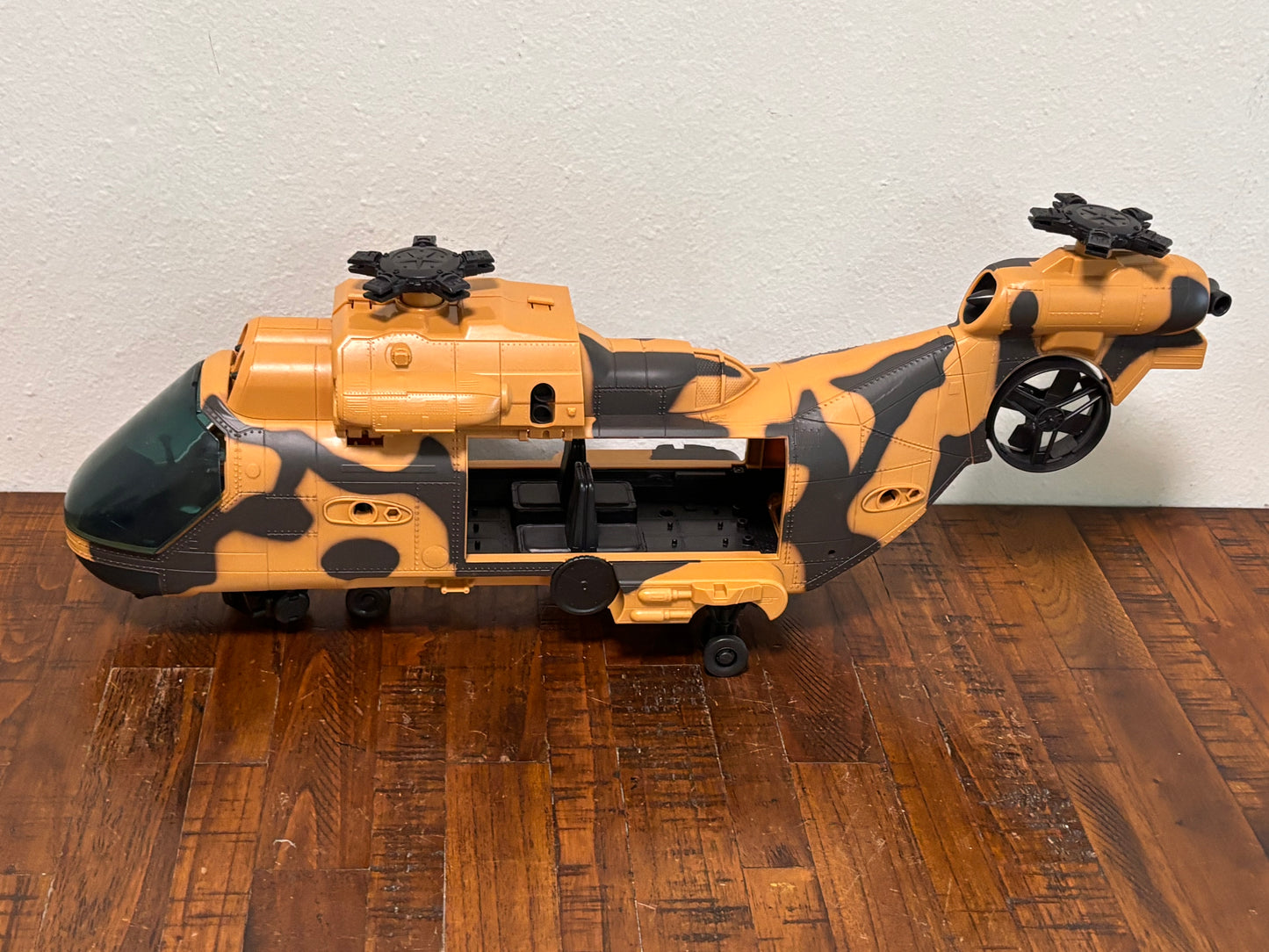 2013 Hasbro G.I. Joe Retaliation Eaglehawk Assault Helicopter