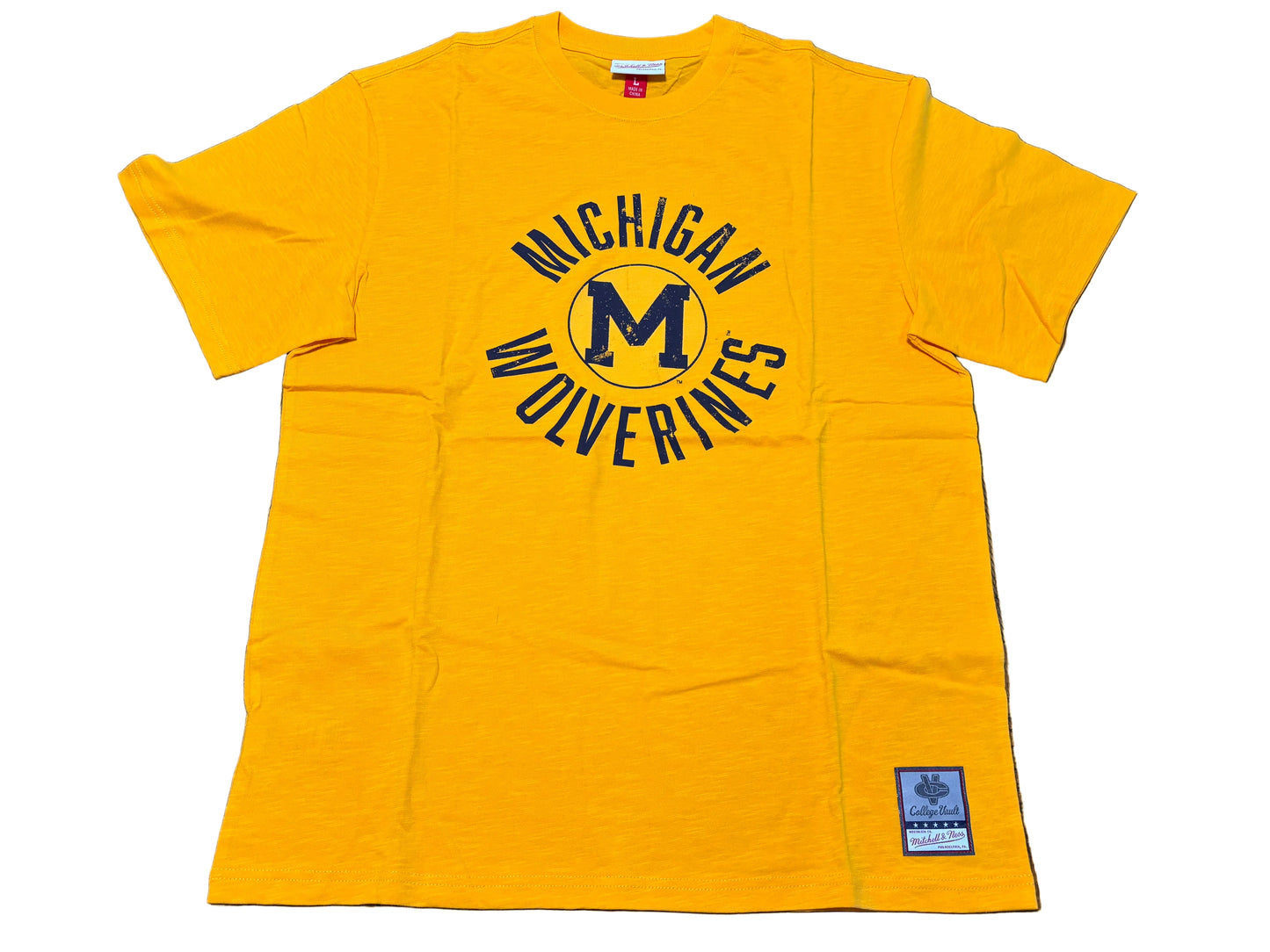 Michigan State Wolverines Mitchell & Ness College Vault Collegiate Football NCAA Logo Yellow Short Sleeve Tee Shirt Men’s Large L NWOT New