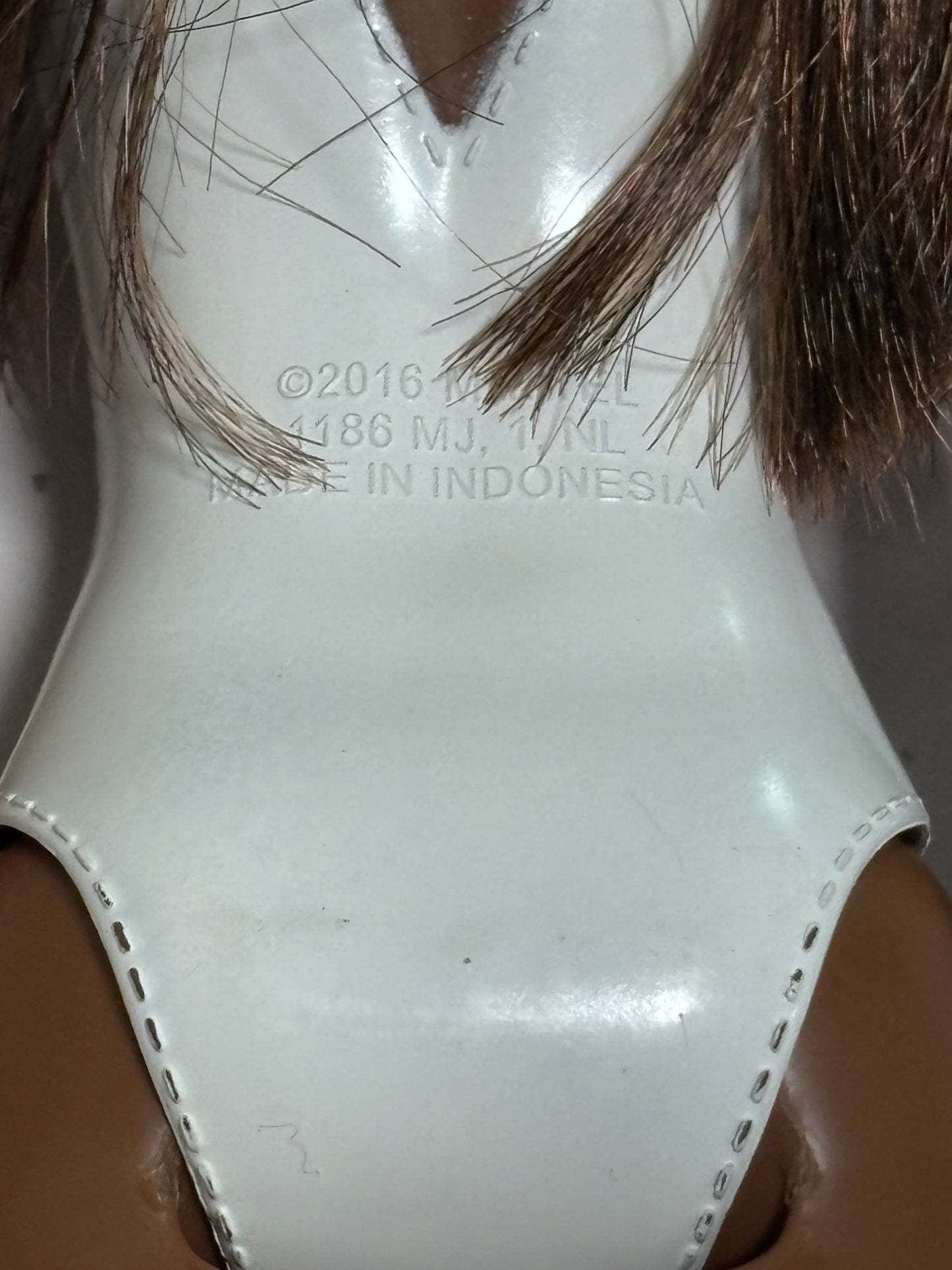 2016 Barbie Beach Water Play African American Nikki Doll  Swimsuit C270
