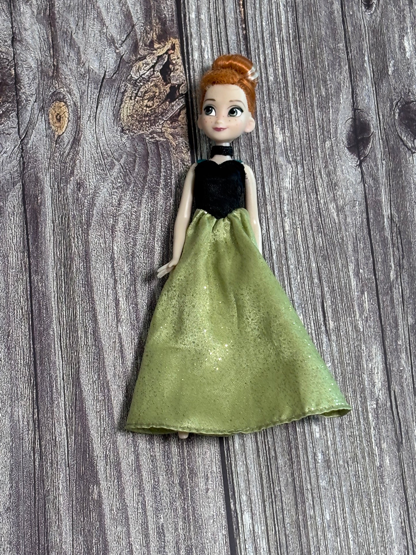 Disney Frozen Anna Doll Green Black Gown Updo Hair Blue Eyes 4"