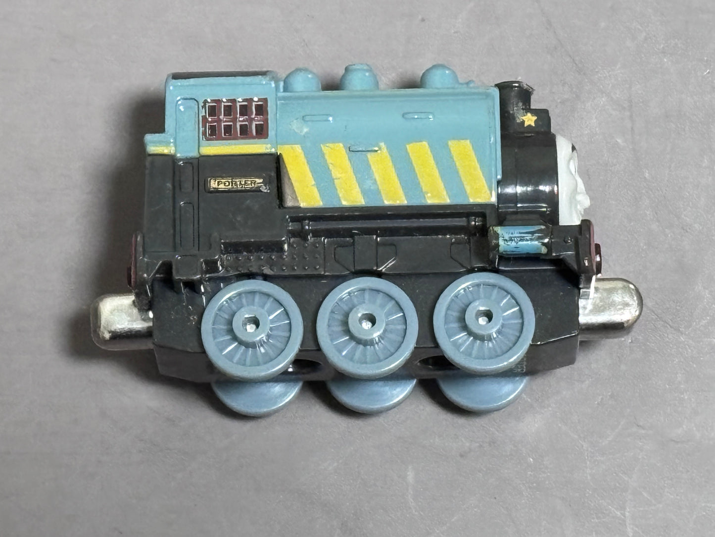 2013 Mattel Thomas & Friends Take Along N Play Porter Diecast Train Engine Mattel