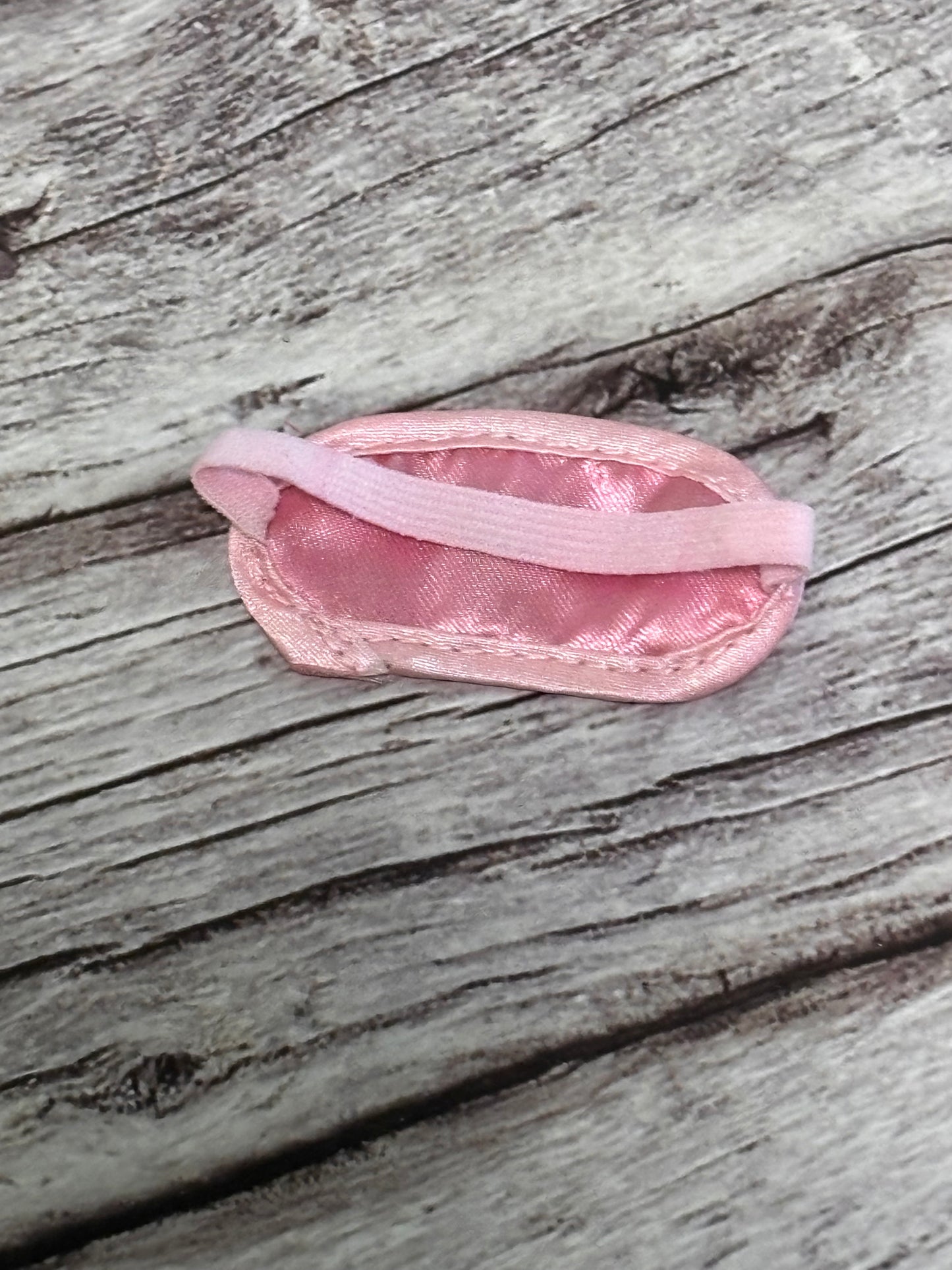 Rainbow High Briana Dulce Slumber Party Doll Sleep Mask Pink