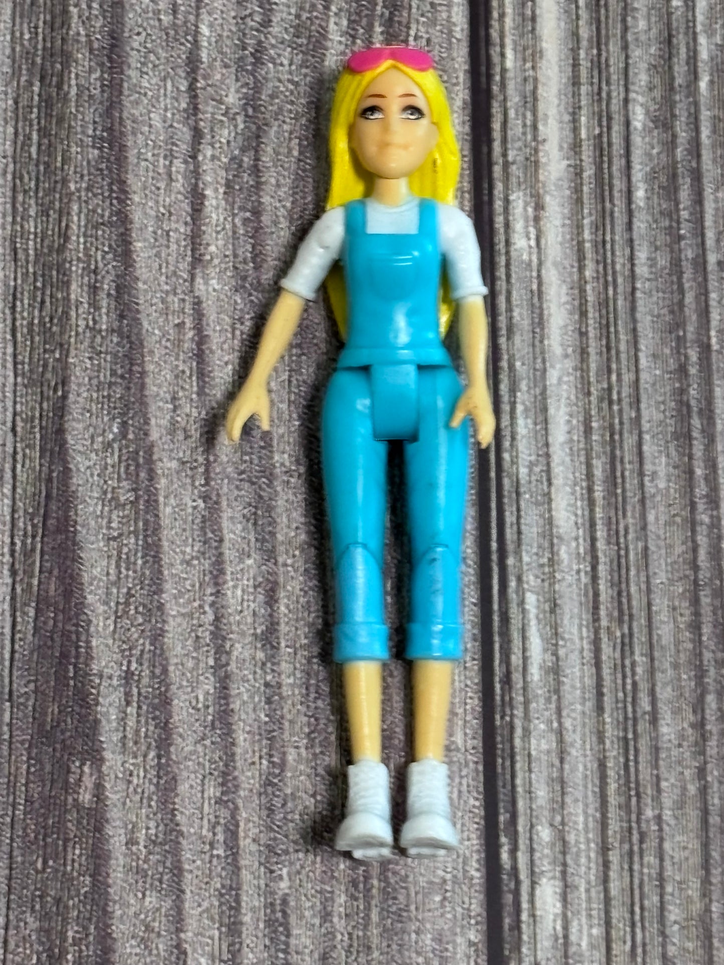 Barbie On The Go Blue Fashion Doll 4”