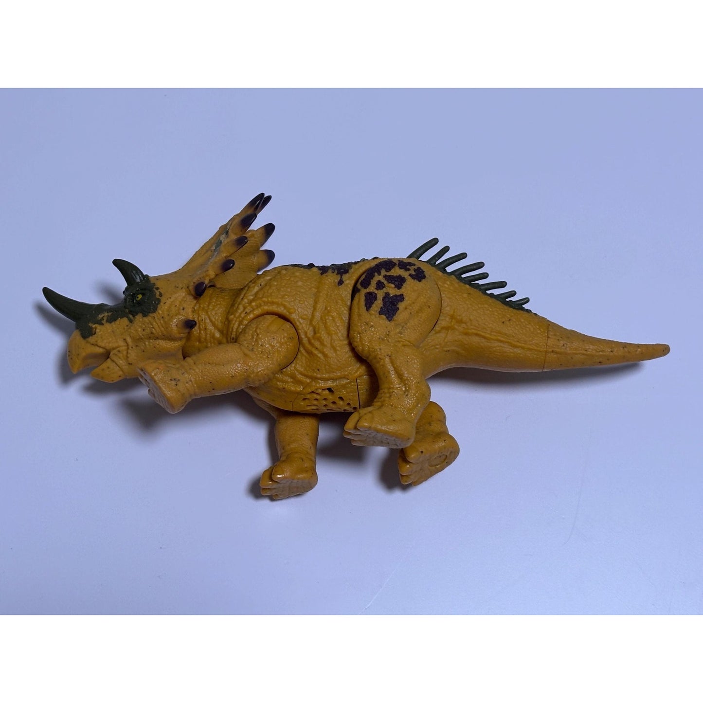 Mattel Jurassic World Wild Roar Dinosaur Toy Sound & Attack Move Regaliceratops