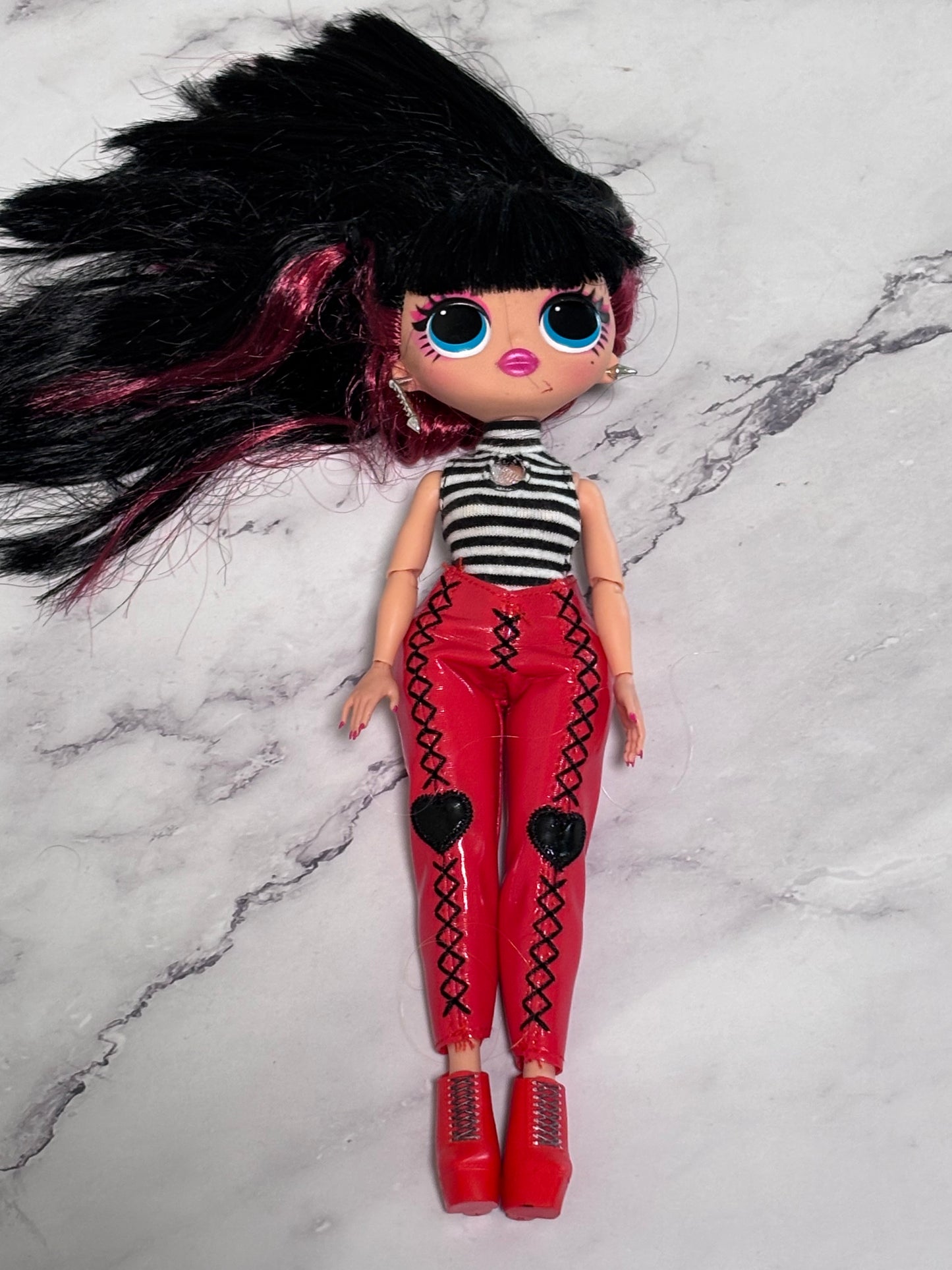 LOL Surprise OMG Spicy Babe 9” Red Outfit Fashion Doll Toy Rocker Series 4 2021