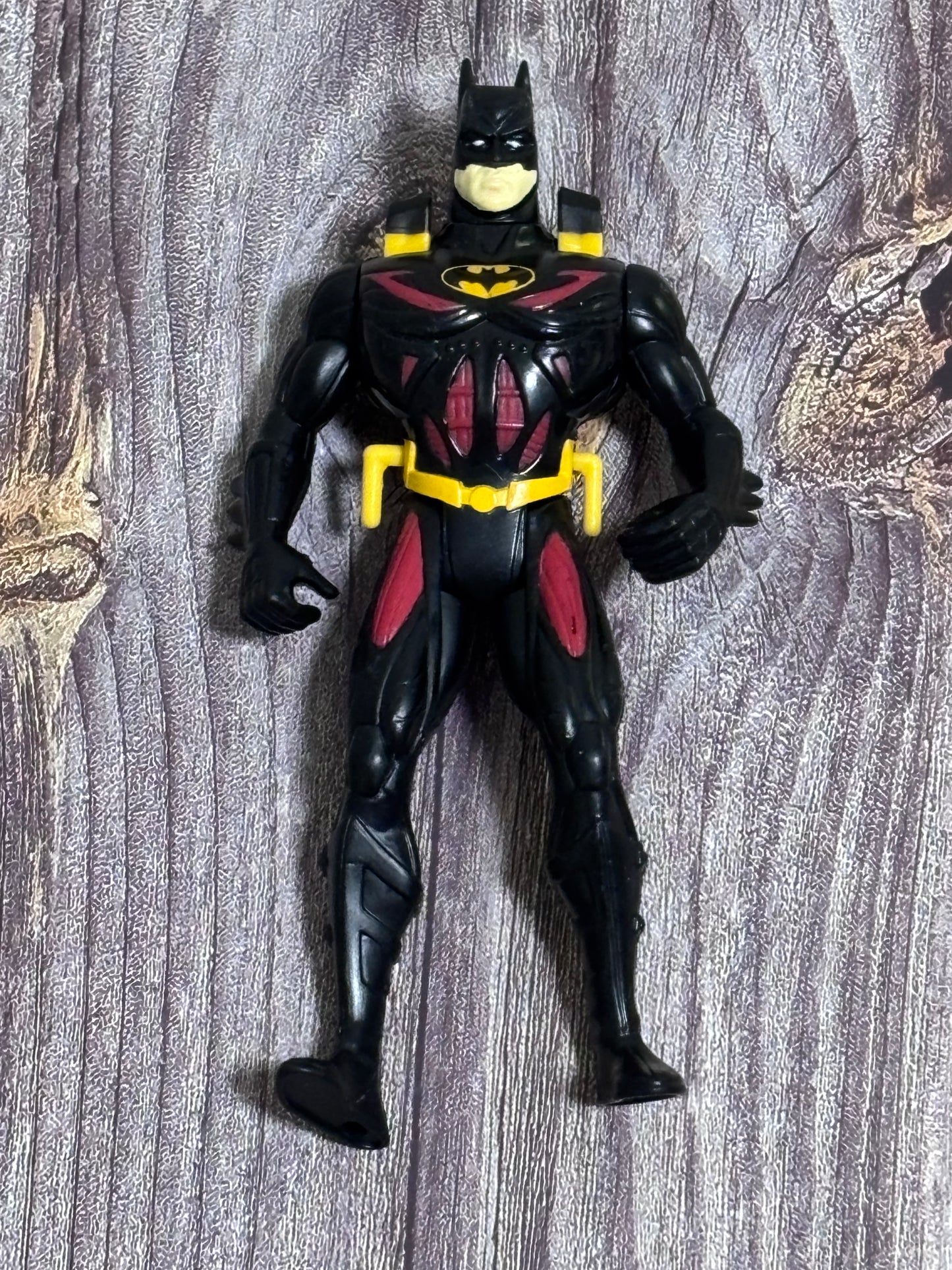 Kenner 1995 DC Comics Batman Action Figure Black Red Suit With Yellow Belt 5”