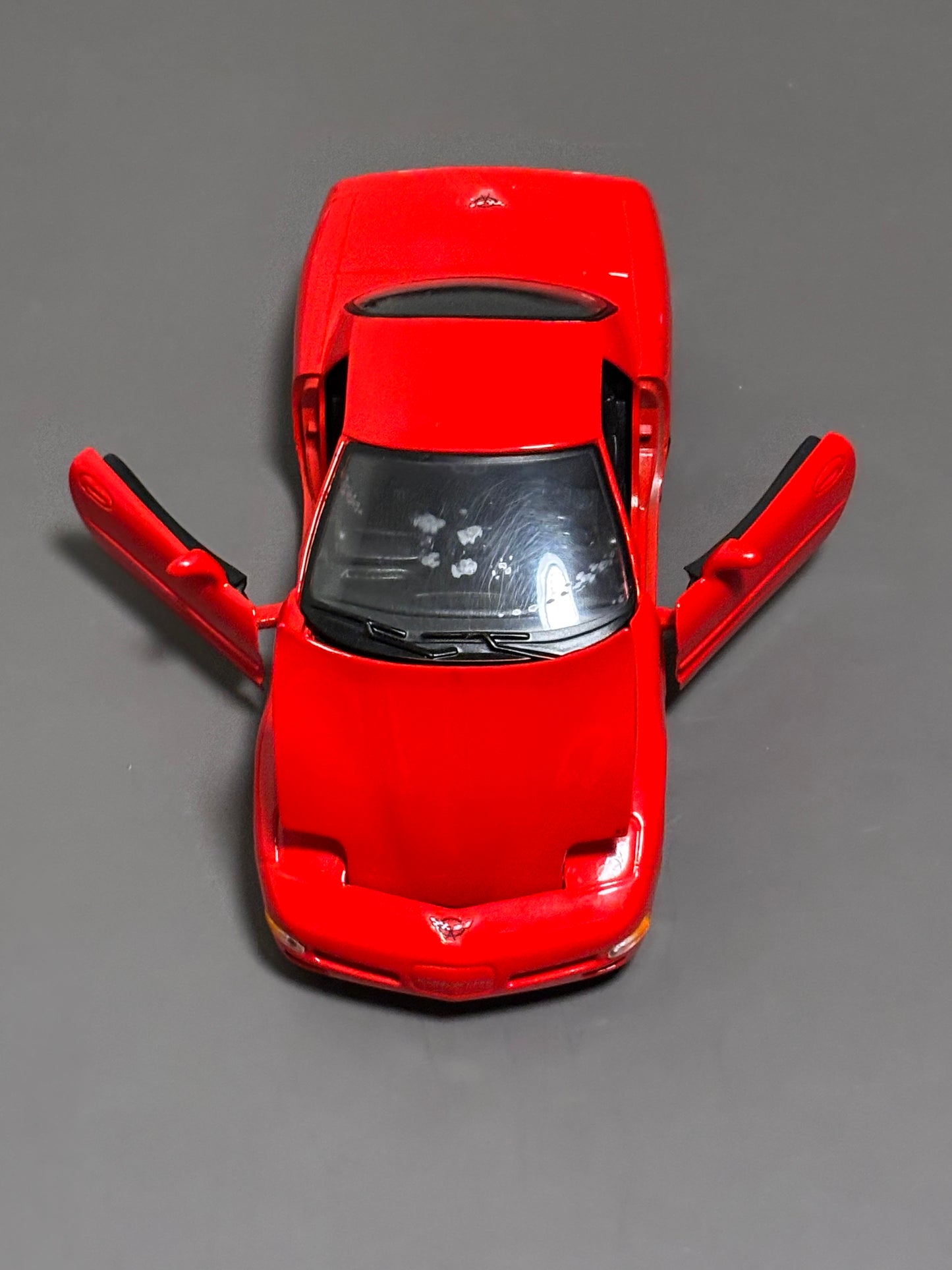 Maisto 1:24 Scale Diecast 1997 Red Chevrolet Corvette ZR-1