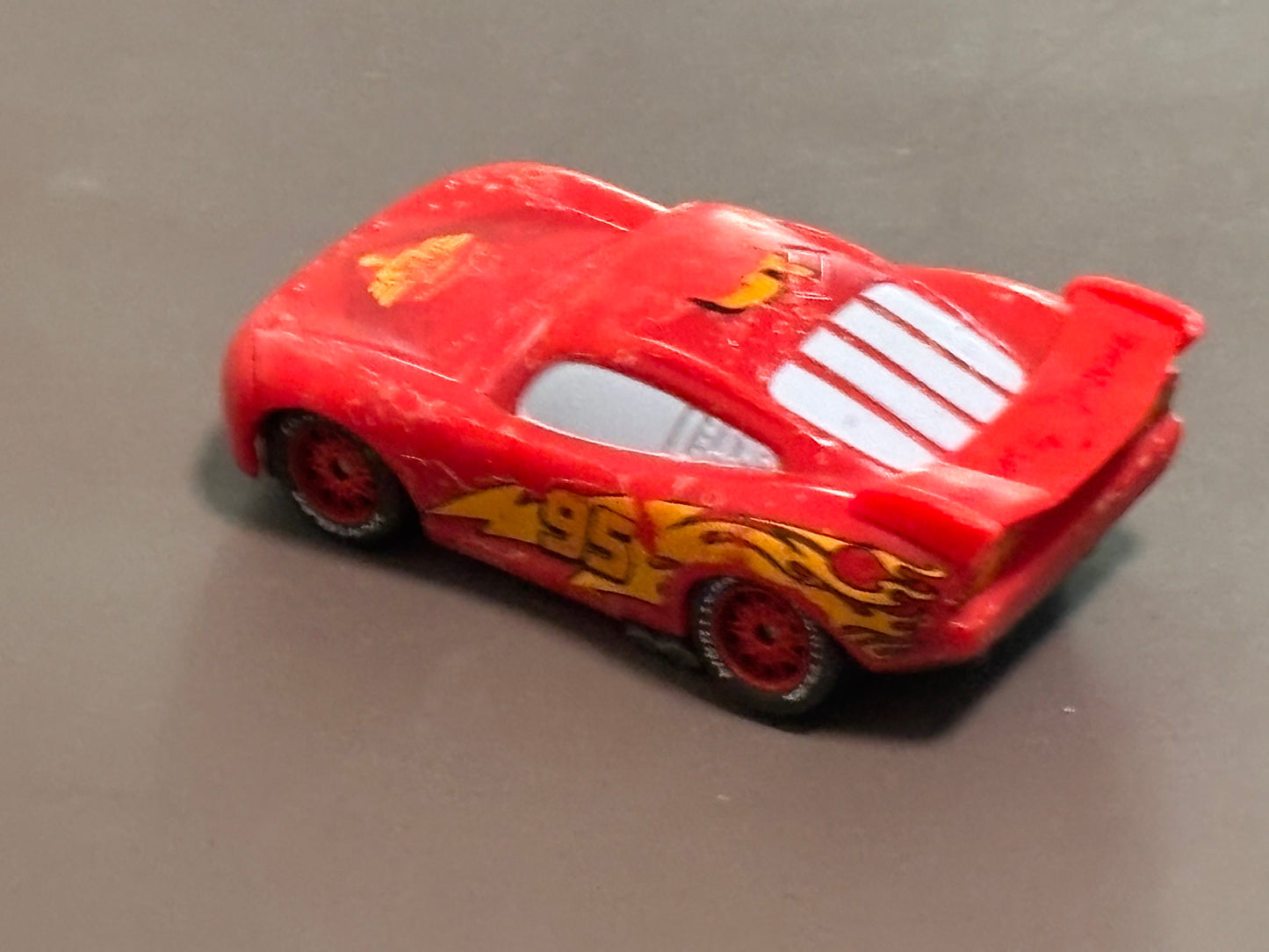 Disney Pixar Cars Rust-eze Lightning McQueen 1:55 Diecast Model Toy Car Loose