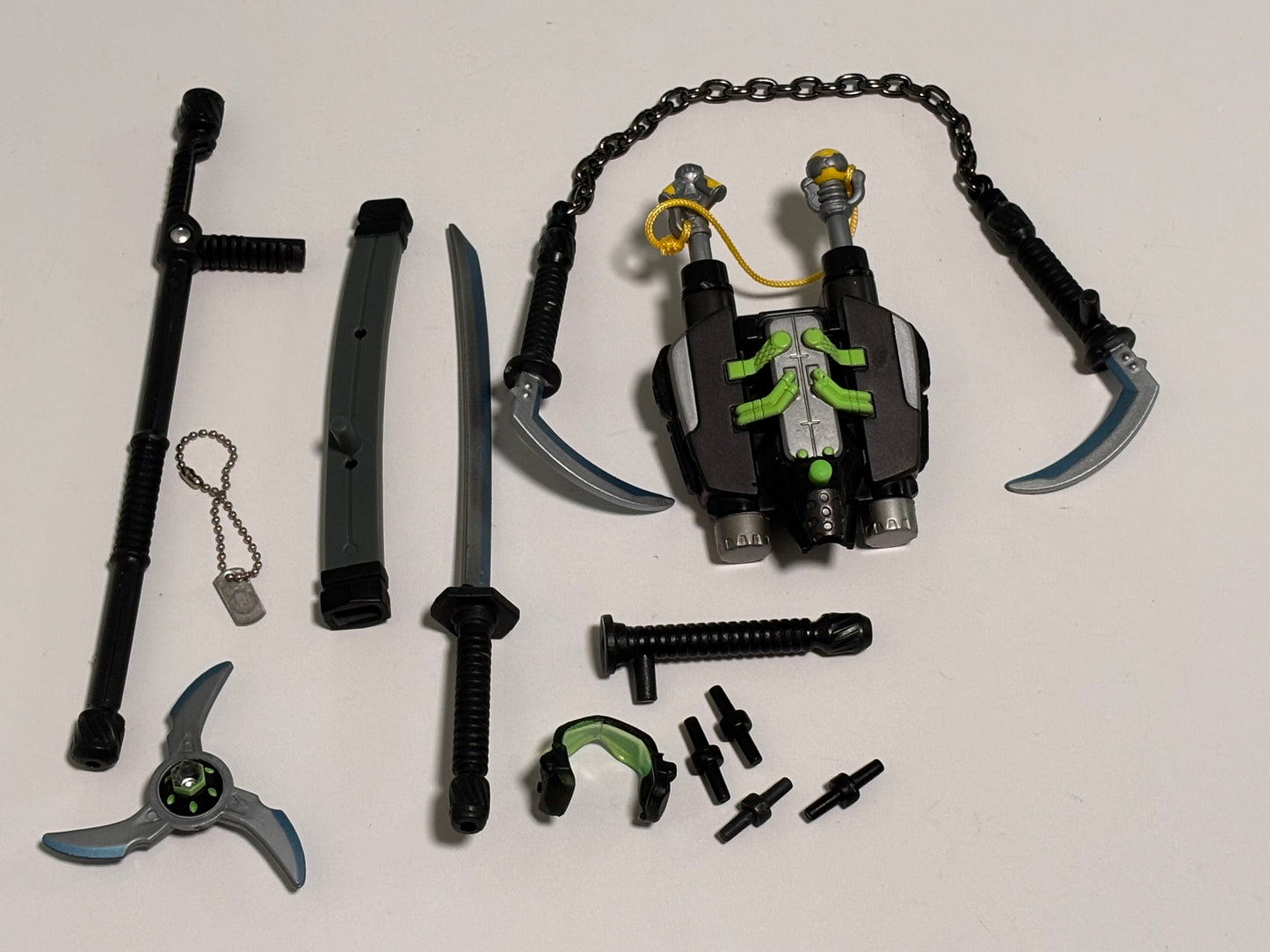 2005 G.I. Joe Sigma 6 Soldier Series 8" Commando Scale Kamakura V1 Accessories
