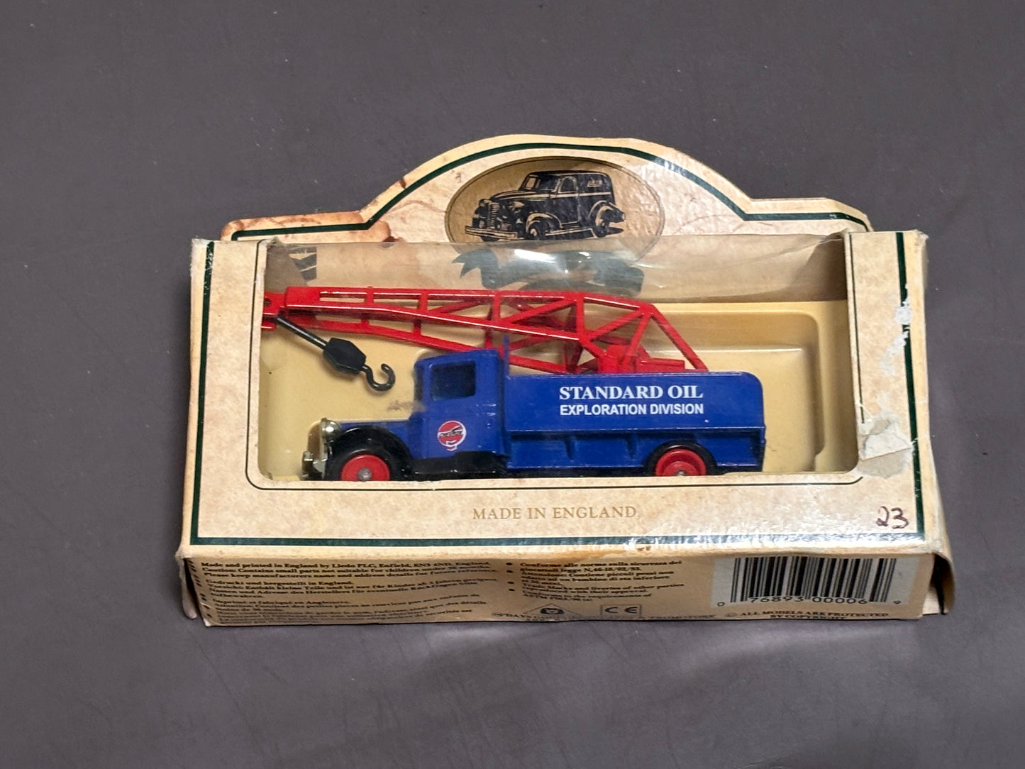 Chevron Commemorative Collection Die cut  Model Standard Oil Well Repair Truck