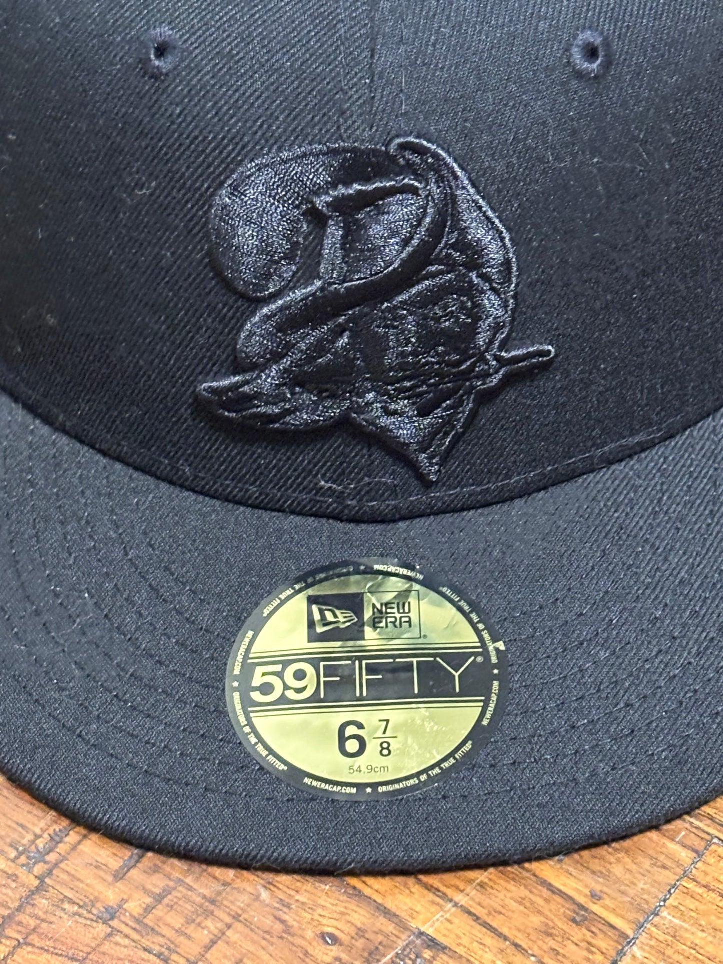 Tampa Bay Buccaneers New Era 59FIFTY MLB NFL Football Alternative Historic Logo Fitted Hat Cap Black New NWT 6 7/8