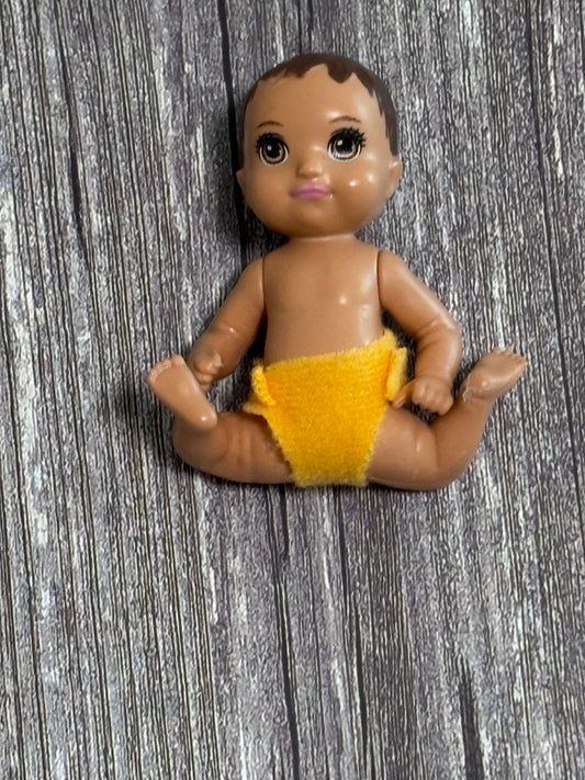 Mattel Barbie Skipper Babysitters Inc. Baby Doll Yellow Diaper Brown Eyes