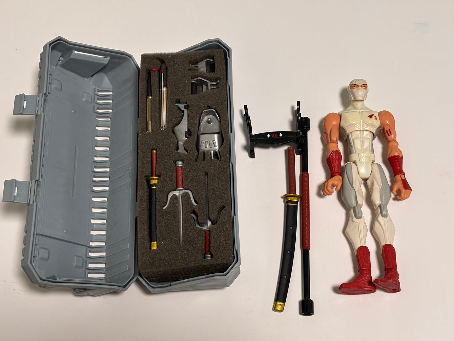 2005 C1 GI JOE Sigma 6 Storm Shadow Action Figure w/Footlocker Case White