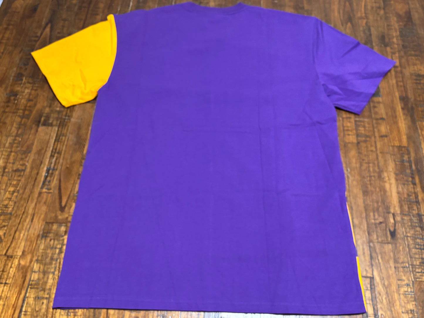 Los Angeles LA Lakers Mitchell & Ness HWC Hardwood Classics Play By Play 2.0 T-Shirt Purple Gold Men’s Large L New NWOT