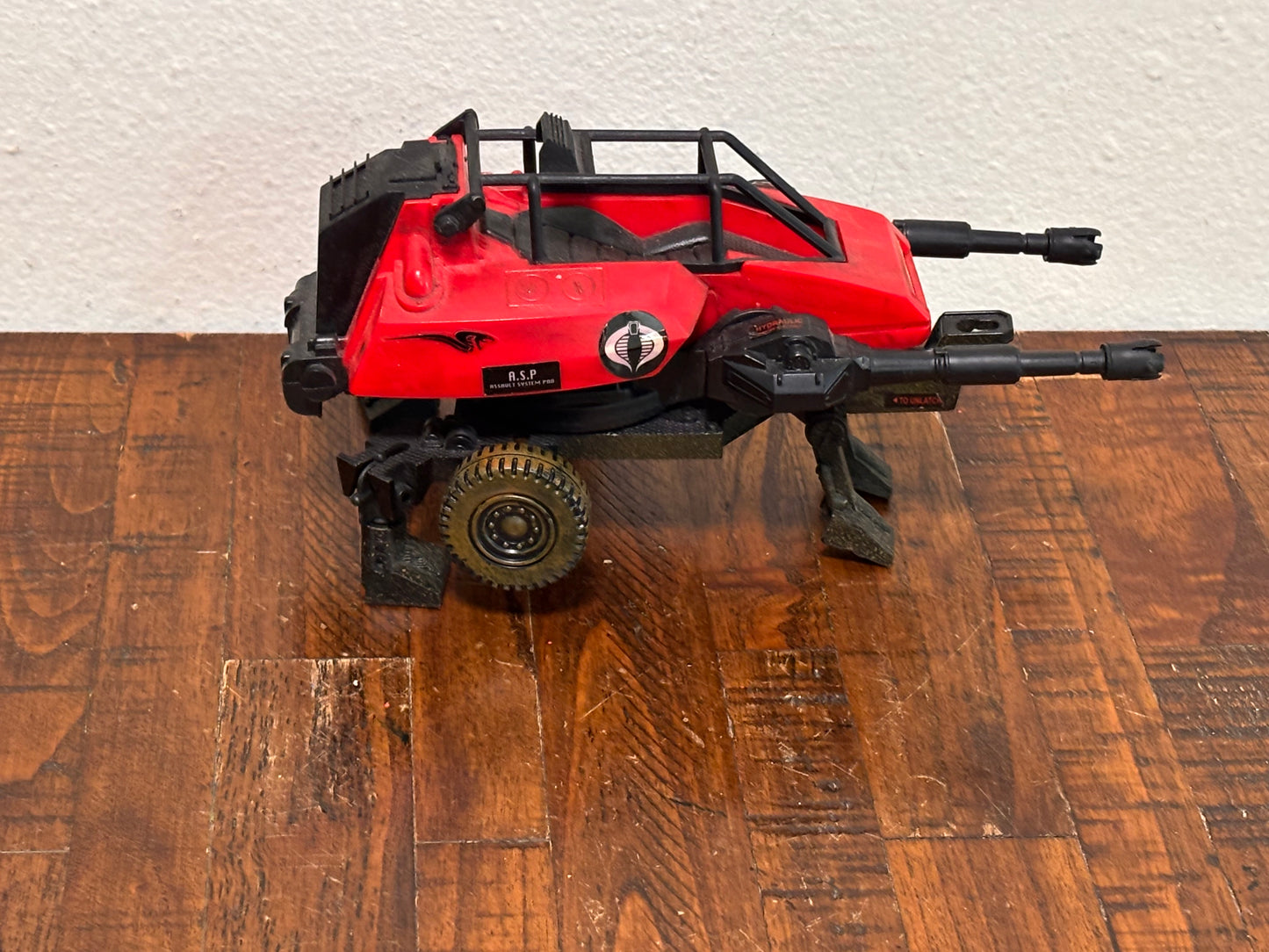 GI Joe 2004 Valor vs Venom Cobra Crimson Asp Crimson Strike Towable Twin Cannons
