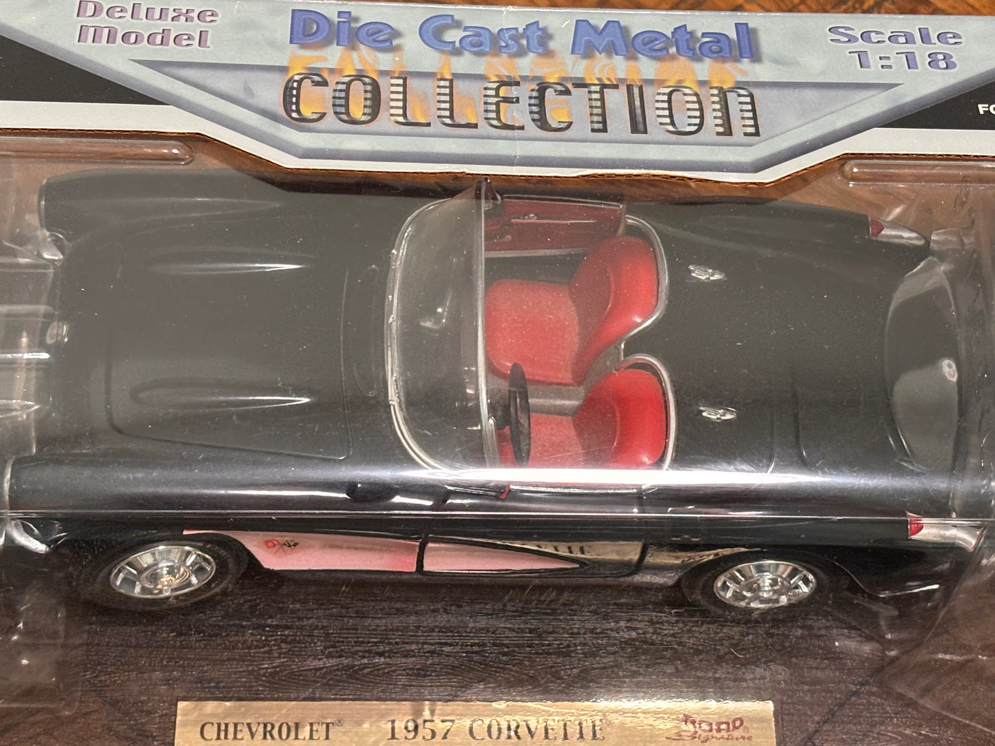 1:18 Scale '57 Chevrolet Corvette Black & Red Die Cast Road Signature Deluxe