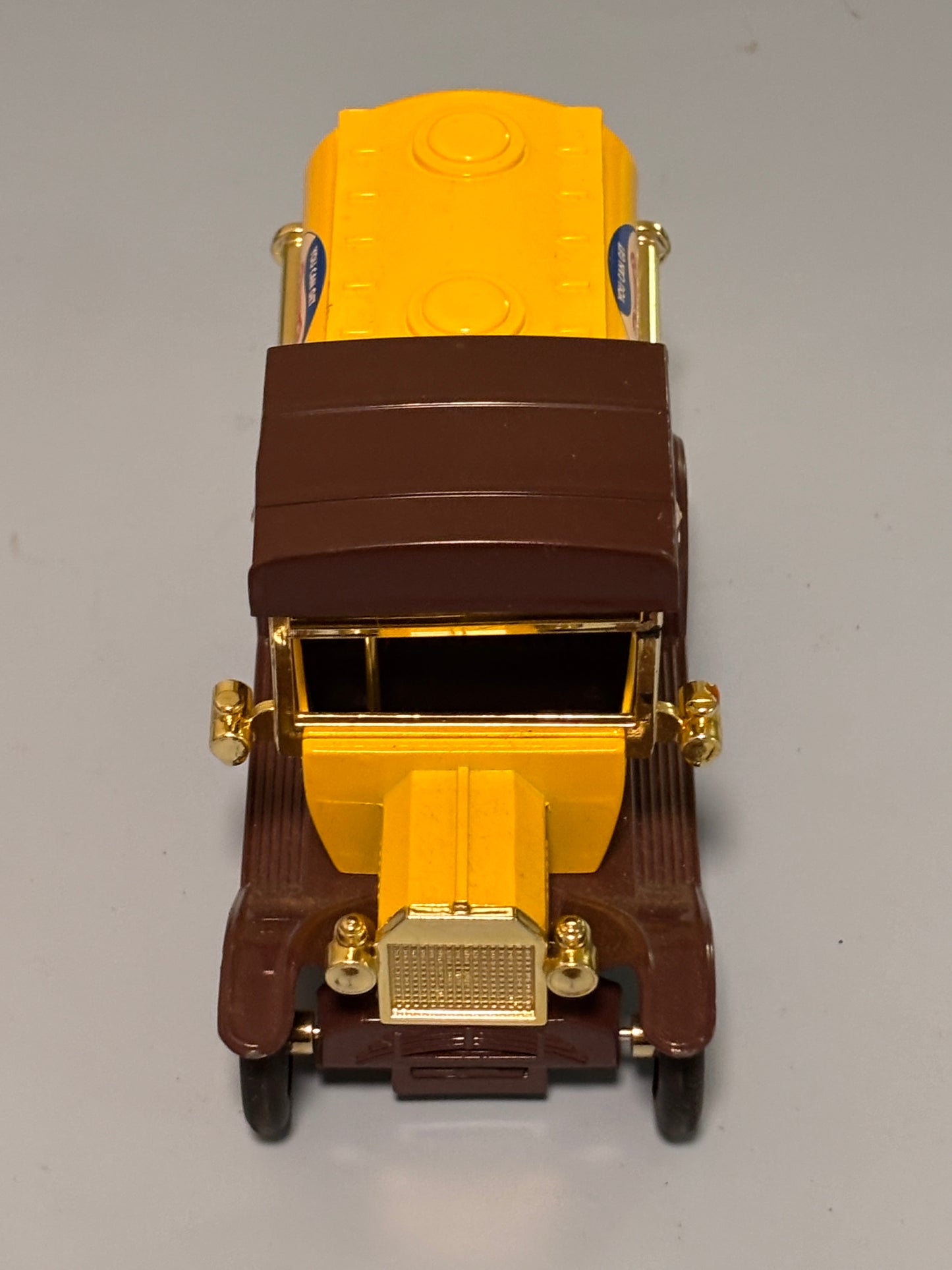Pepsi Pepsi Cola Tanker Yellow & Brown Delivery Truck Golden Wheel Classic 1/24