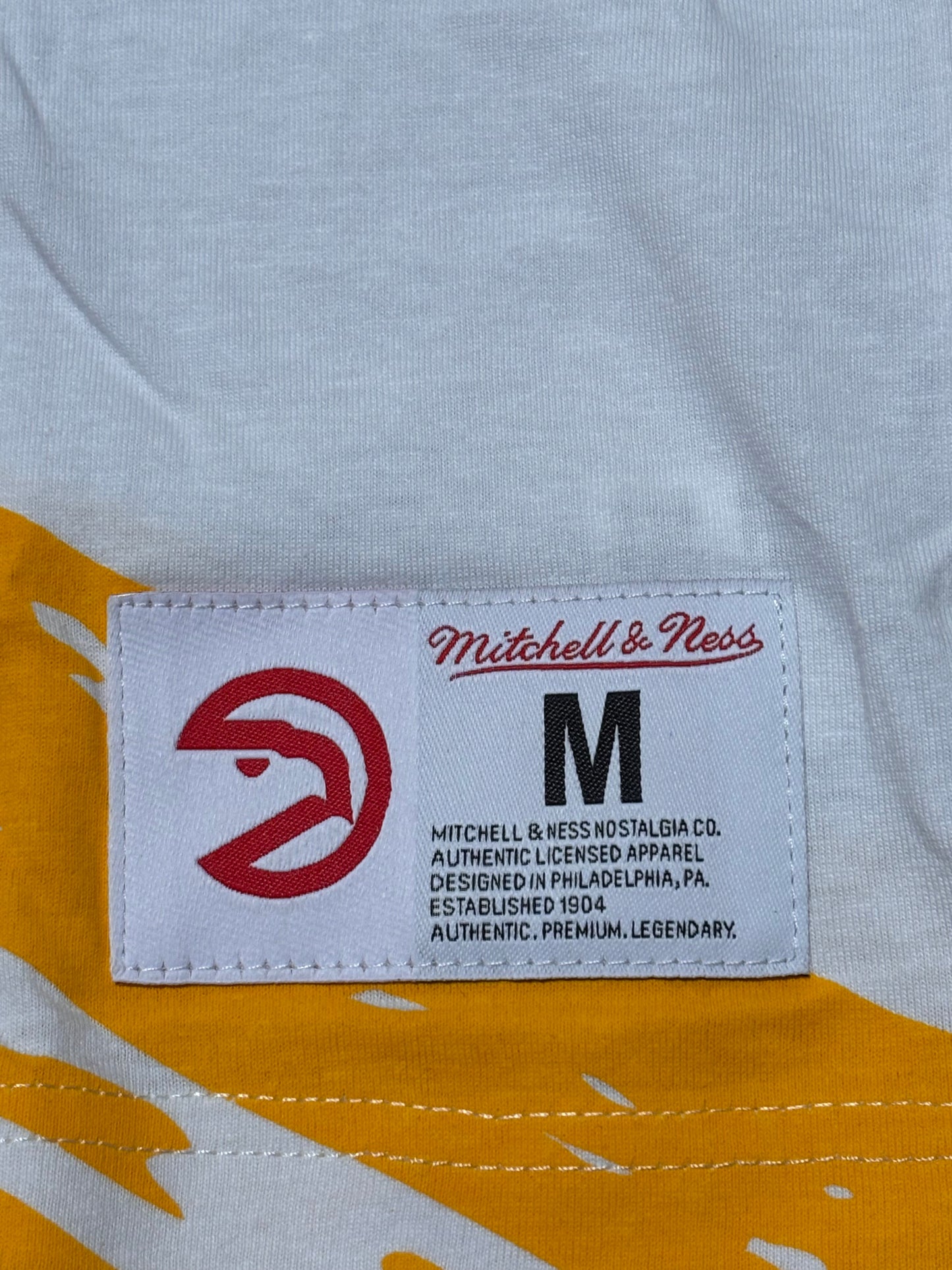 Atlanta Hawks Mitchell & Ness NBA Retro City Paint Brush Short Sleeve Shirt White Red Yellow Youth Kids Medium M 10-12 New NWOT
