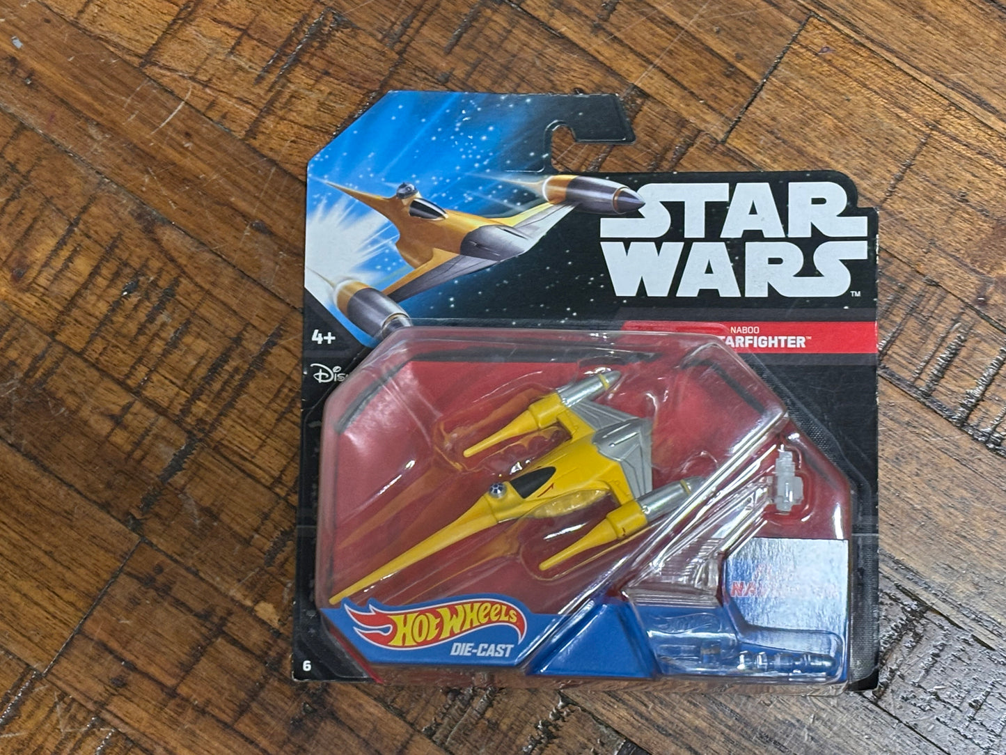 Disney Hot Wheels Mattel Star Wars with Flight Navigator 2014 Naboo N-1 Starfighter Die Cast New