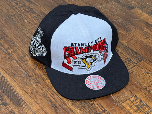 Mitchell & Ness NHL Hockey Pittsburgh Penguins 2017 Stanley Cup Finals Champions Snap Back Adjustable Res White Black Mesh Trucker Hat New