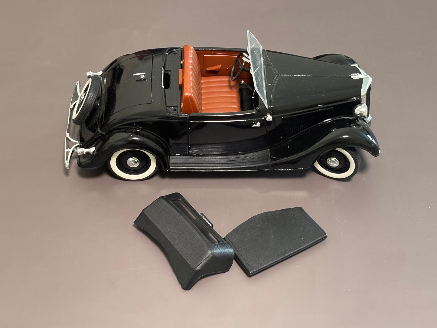 1934 Diecast Ford V8 Roadster 9" Long Black Solido France Ford Motor Co 1/19