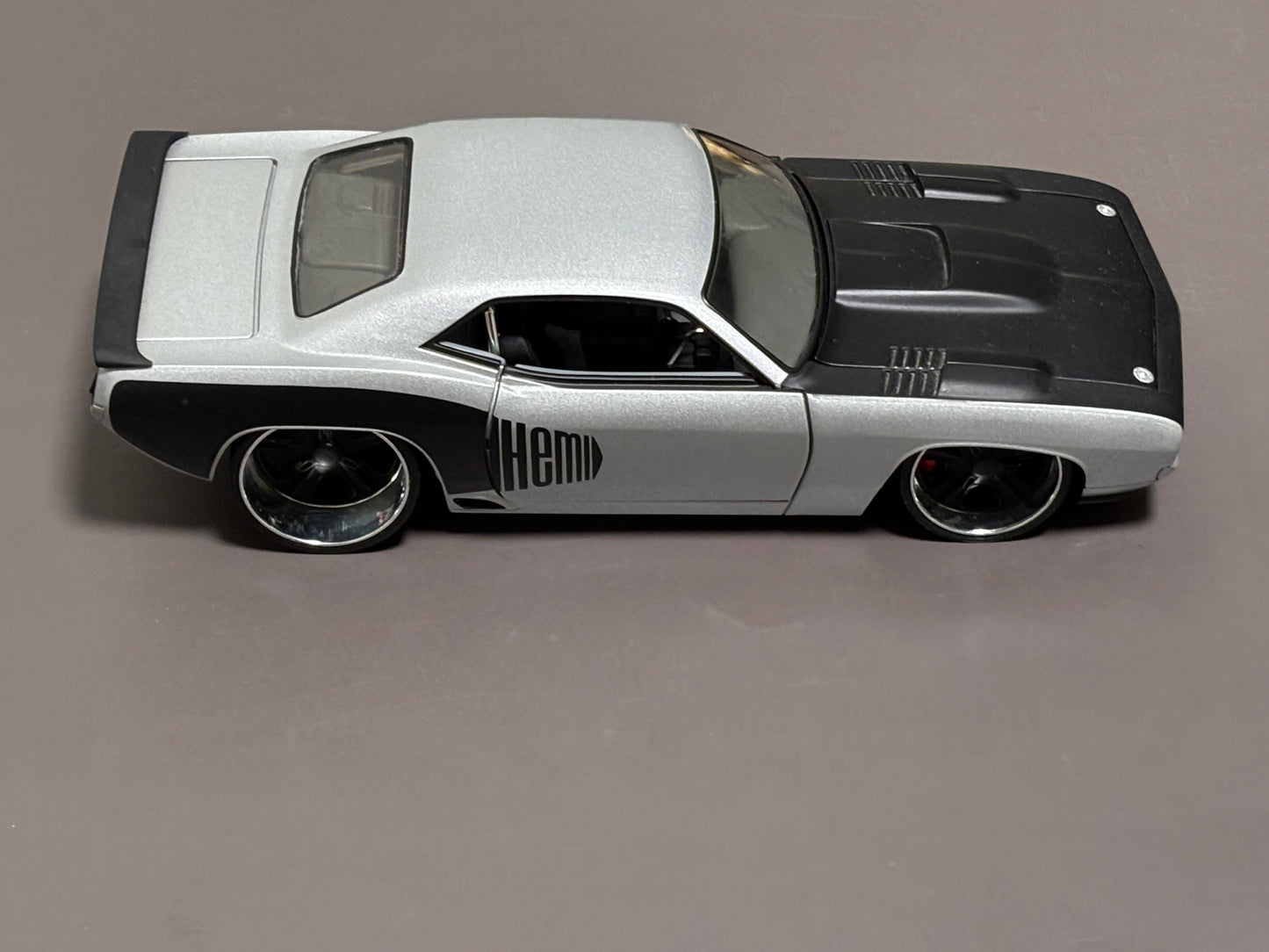 Hot Wheels G Machines 1971 G Force Plymouth Barrauda Silver Black 1/24 Die Cast