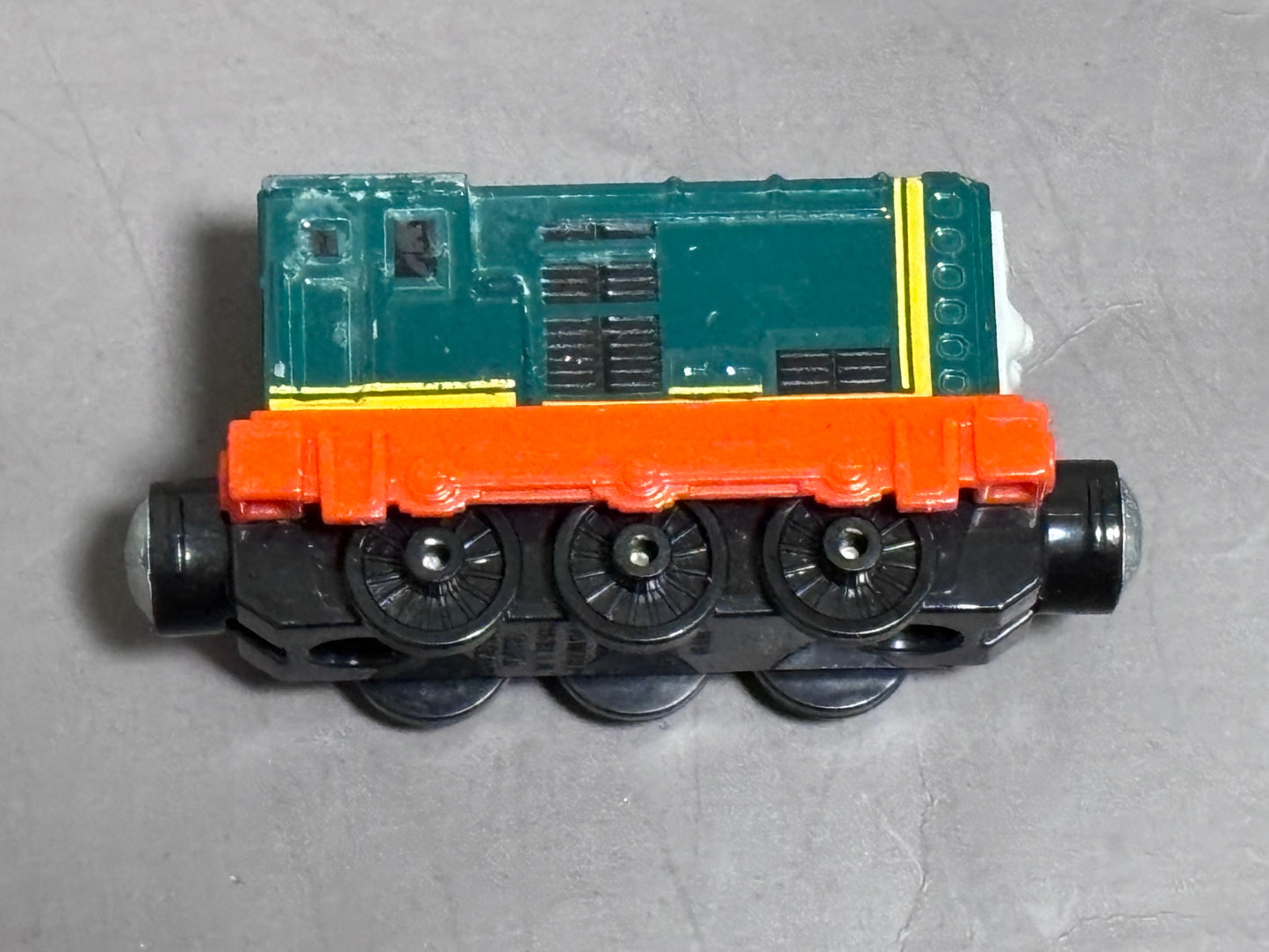 Thomas & Friends Diecast Take N Play Paxton Train Engine Round Magnets 2015
