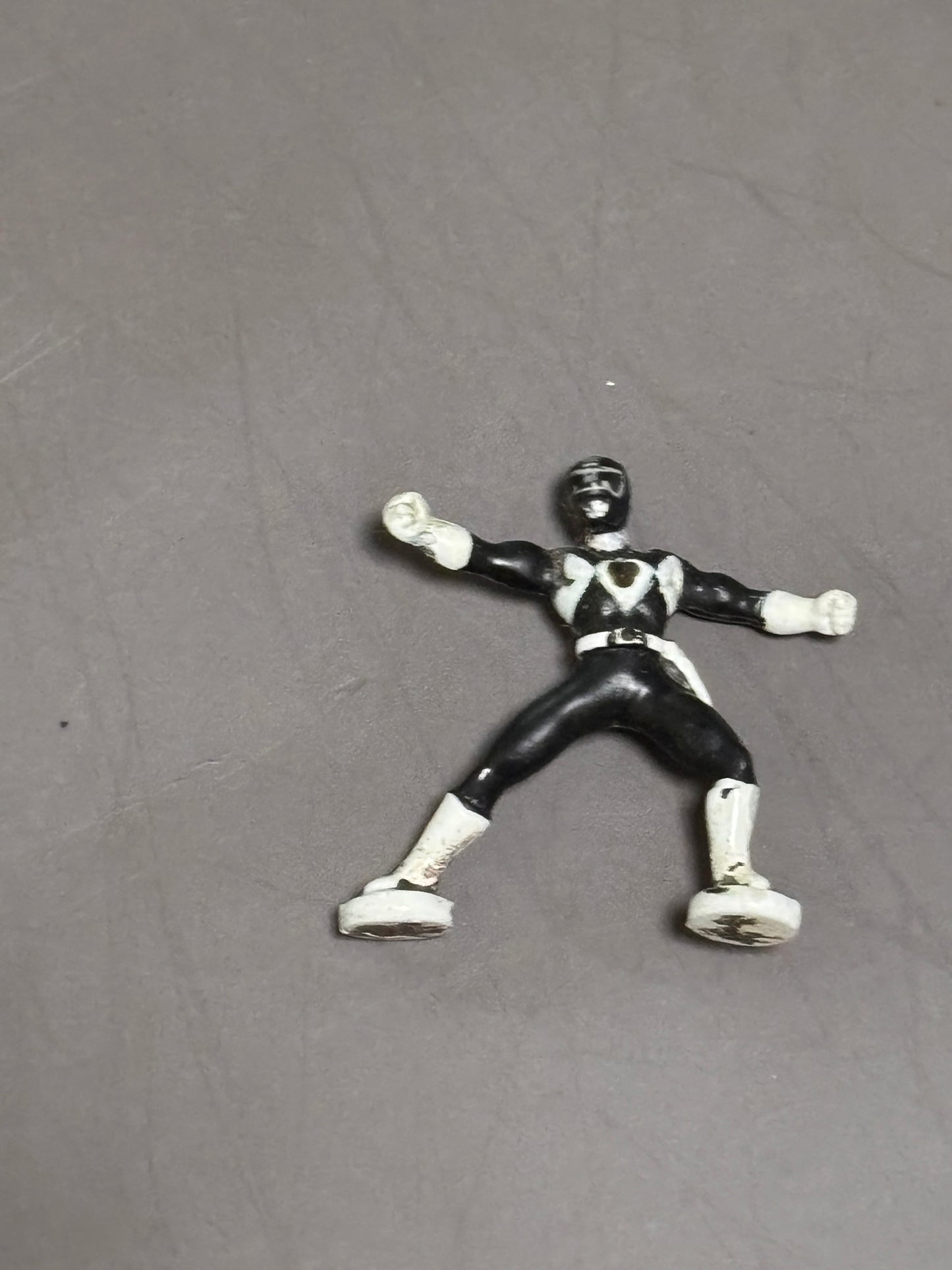 Vintage 1994 Saban Mighty Morphin Power Rangers Black Ranger Action Figure 1.5”