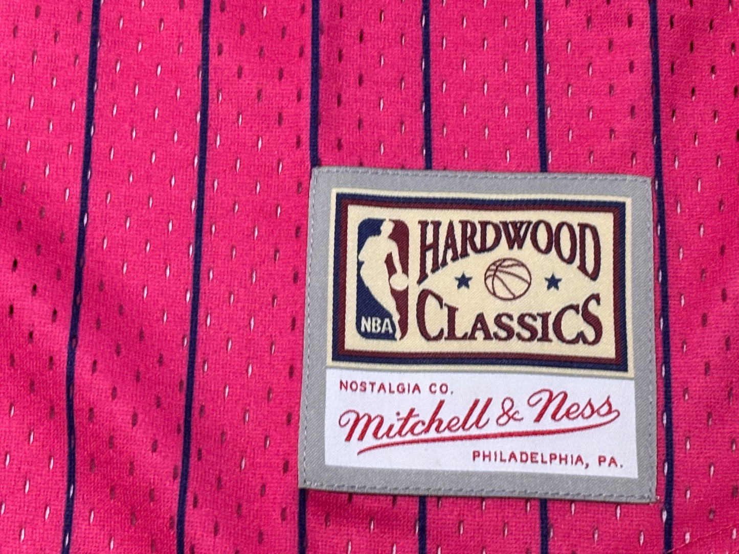 Milwaukee Bucks Mitchell & Ness NBA Retro Hardwood Classic HWC Swingman World Big Face Team Logo 2000-01 Neon Pink Purple Mesh Shirt Jersey Men’s Large L NWOT New