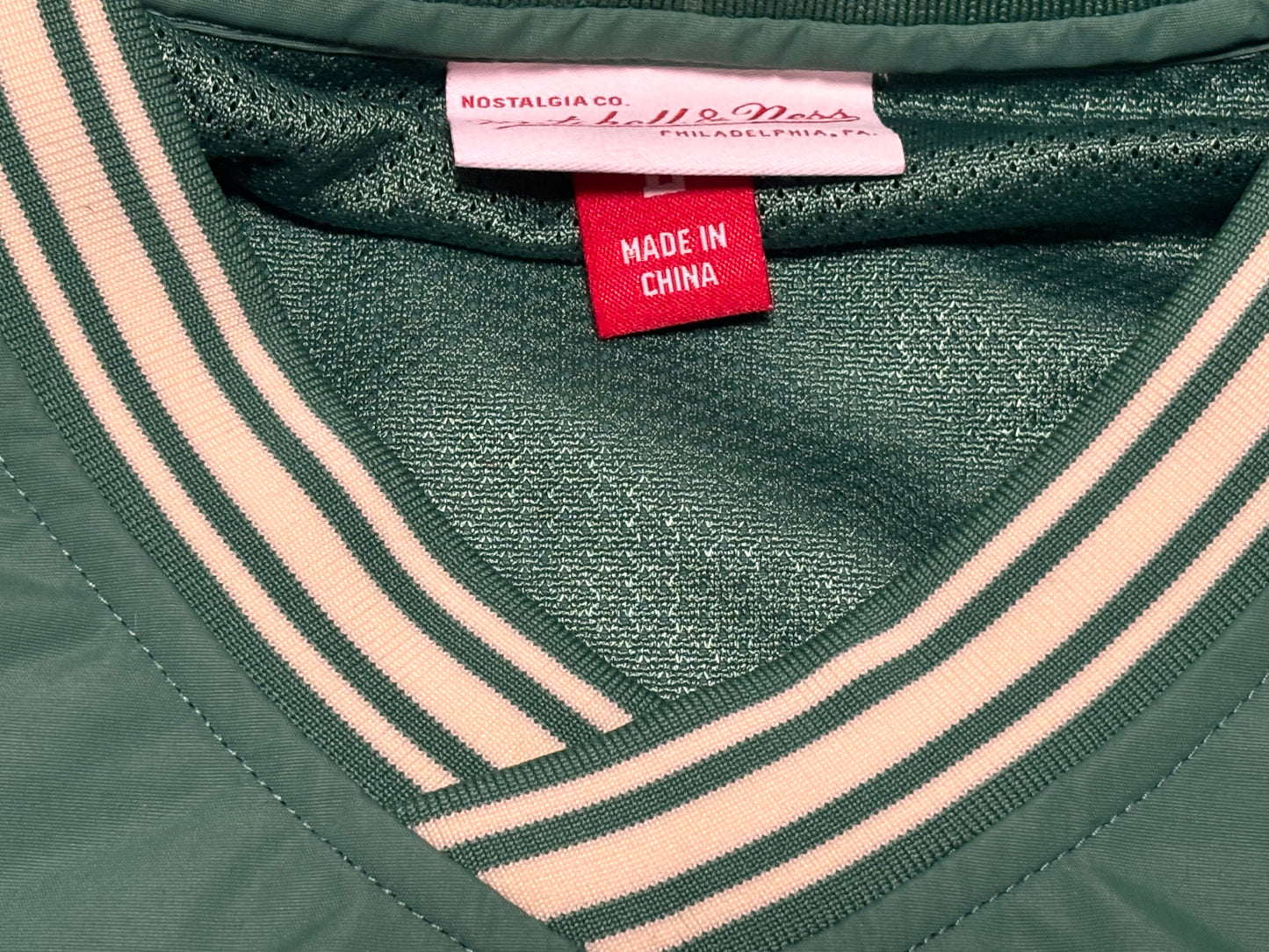 Mitchell & Ness Branded Sports Athletic Goods Pullover Long Sleeve Tee T Shirt Wind Breaker Jacket Green White Trim Men’s Large L New NWOT