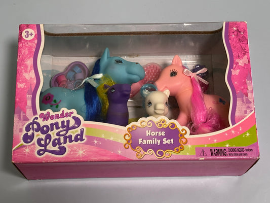 Wonder Pony Land Horse Family 4 Piece Set w/ Accessories - New