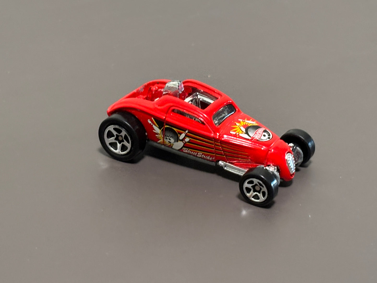 Chopped Custom Bowling Show Car 1/64 Scale Diecast Hot Wheels Red 2000
