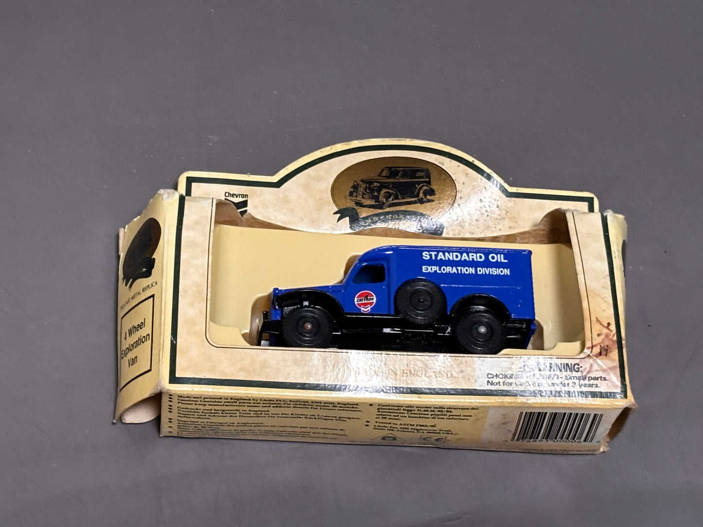 Chevron Standard Oil 1941 4 Wheel Exploration Van Diecast Commemorative Model
