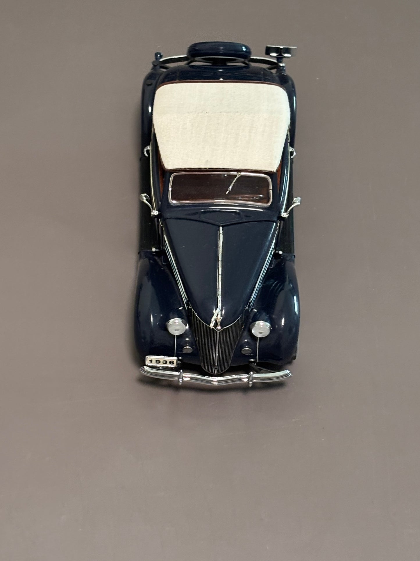 1936 Ford Deluxe Cabriolet Danbury Mint 1:24 Scale Diecast Model Car Blue Convertible