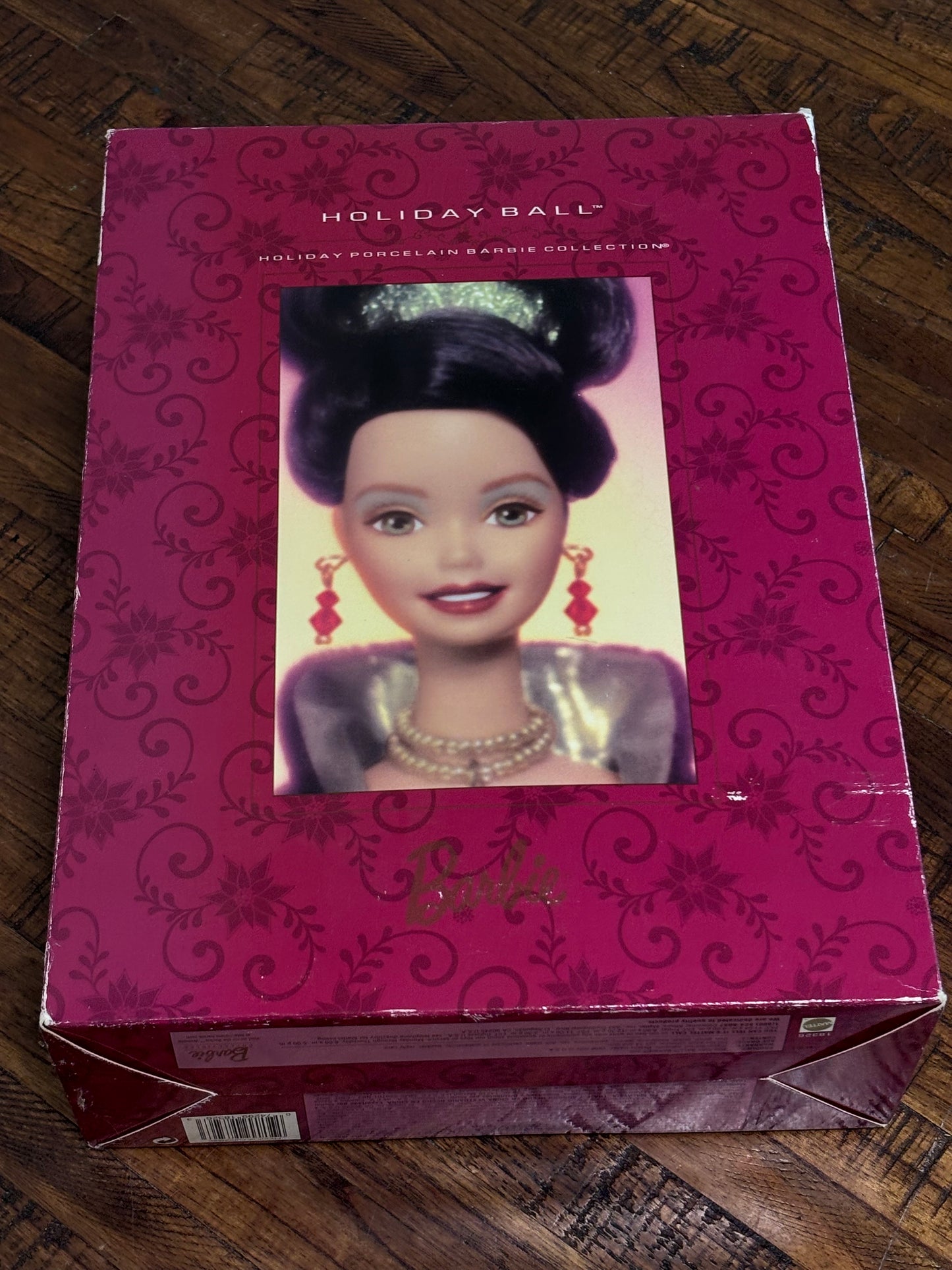 Holiday Ball Barbie Holiday Porcelain Collection 1997 # 18326