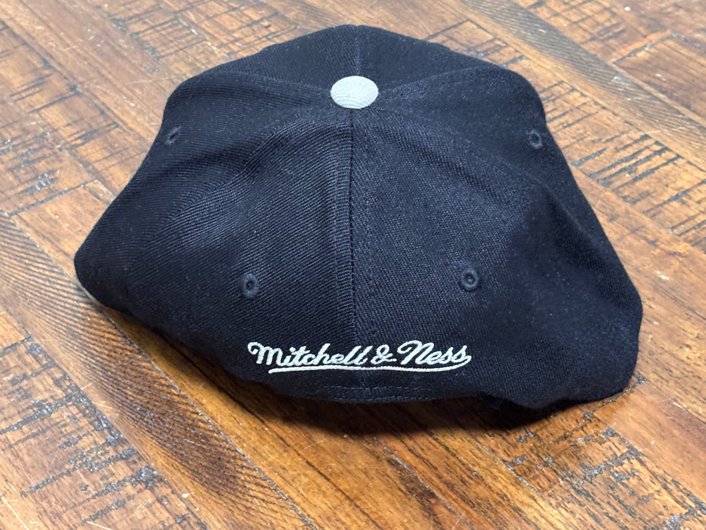 Mitchell & Ness Branded Big Face Logo Vintage Thread Stretch Adjustable Fit Snap Back Hat Cap Black Cream White New
