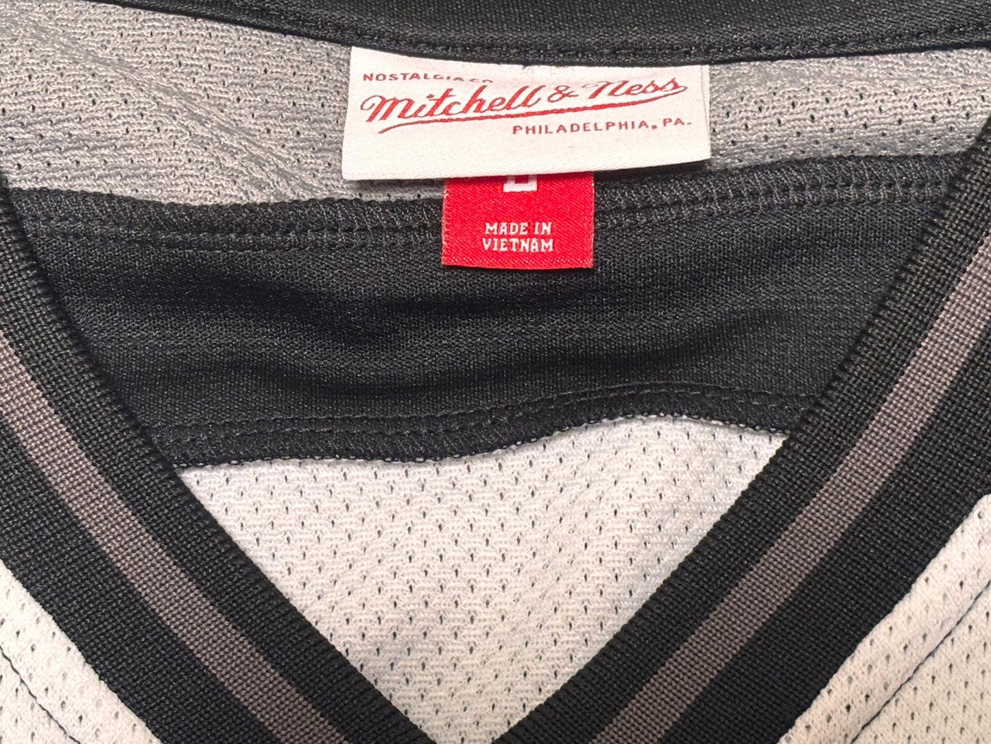 Mitchell & Ness Branded Sports Big Logo Long Sleeve Arch Hockey Jersey Tee T Shirt Black White Gray Striped Men’s Large L New NWOT