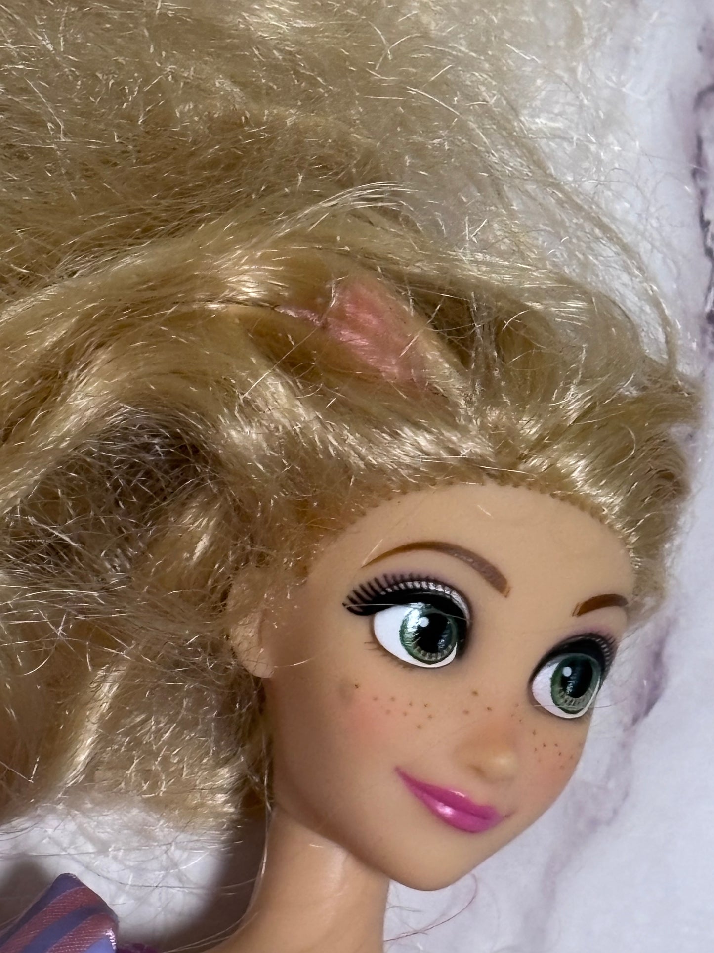 Tangled Rapunzel Disney Store London Exclusive Articulated Arms Doll Figure 11”