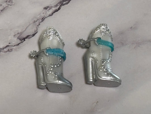 LOL Surprise OMG Fashion Doll Pair Silver Cowboy Cowgirl Boots with spurs