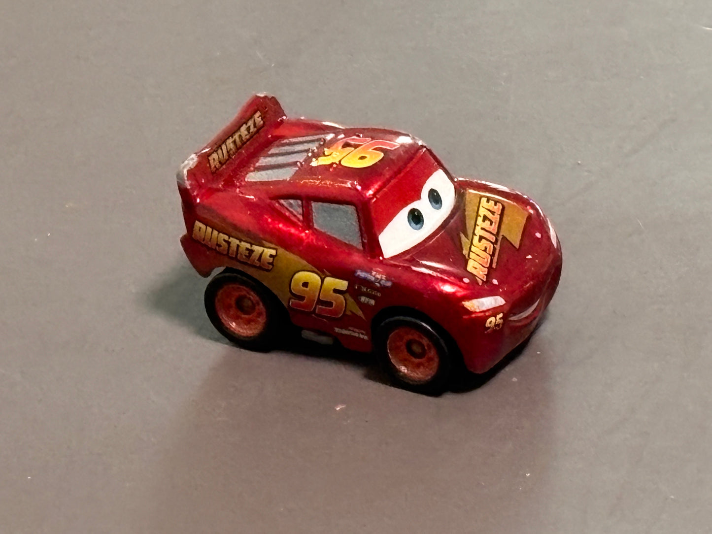 Disney Pixar Cars 3 Mini Racers Metallic Lightning McQueen Mattel