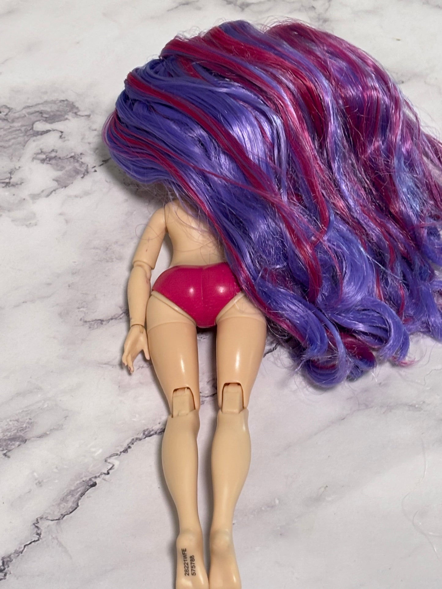 Rainbow High Emi Vanda Series 3 Doll Purple Pink Hair Articulated 2021 11” MGA