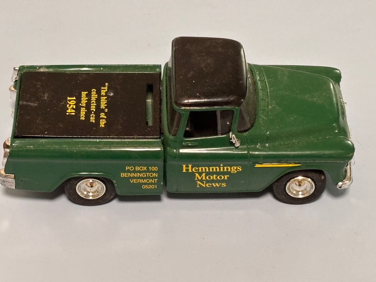 ERTL 1955 Chevy Cameo Pickup Truck Hemmings Motor News Coin Bank Green/Yellow