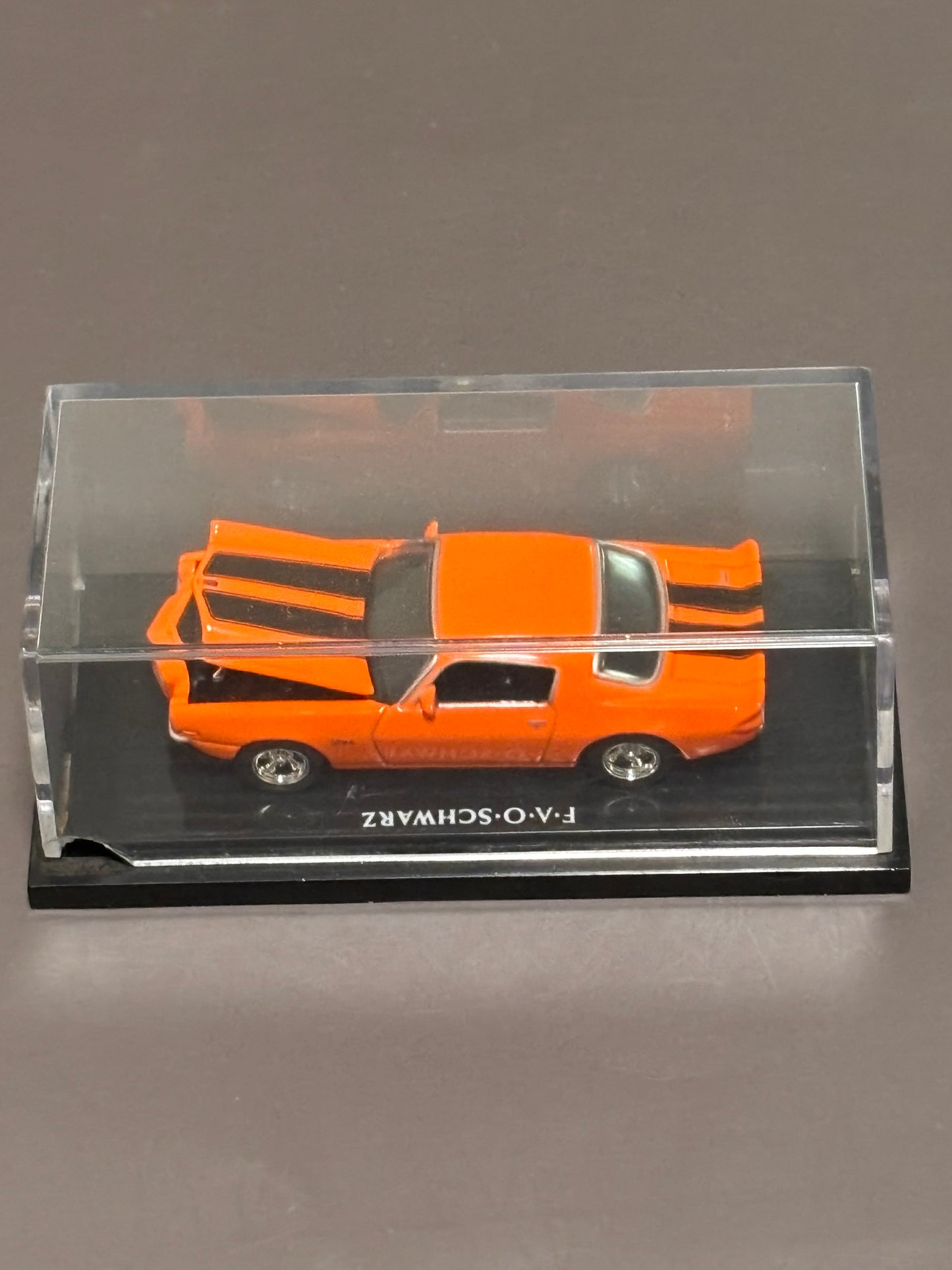 Hot Wheels F.A.O. Schwarz 1970 Chevrolet Chevy Camaro Orange Limited 1:64